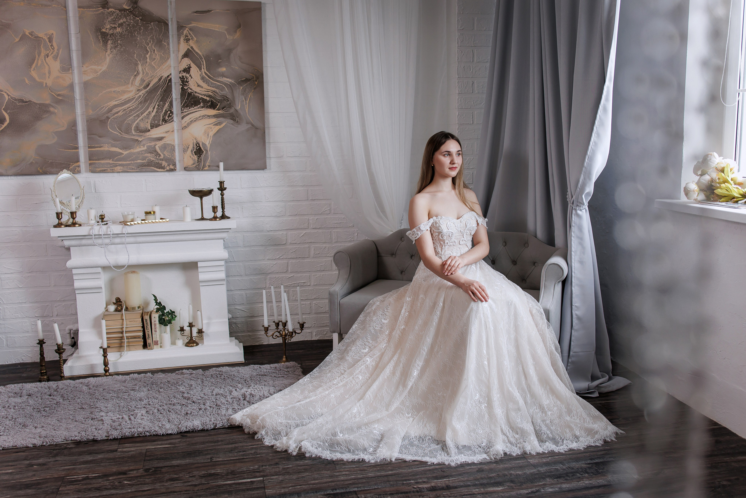 Длинные платья. Интерьерная фотостудия Background в Омске
