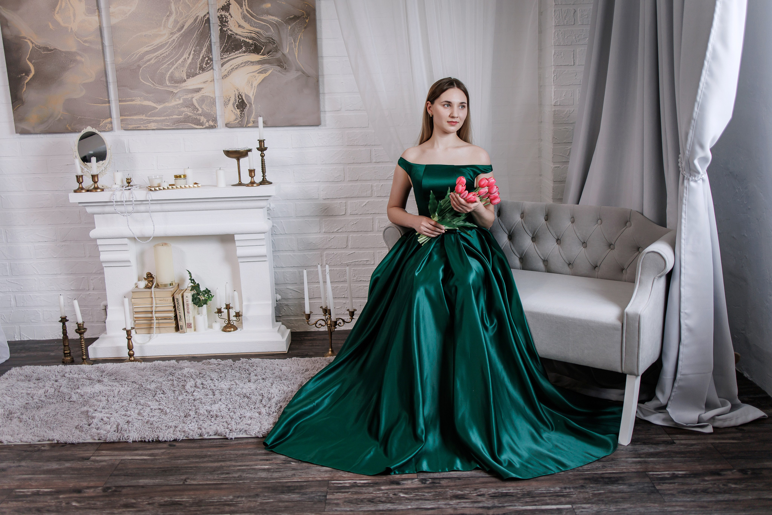 Длинные платья. Интерьерная фотостудия Background в Омске
