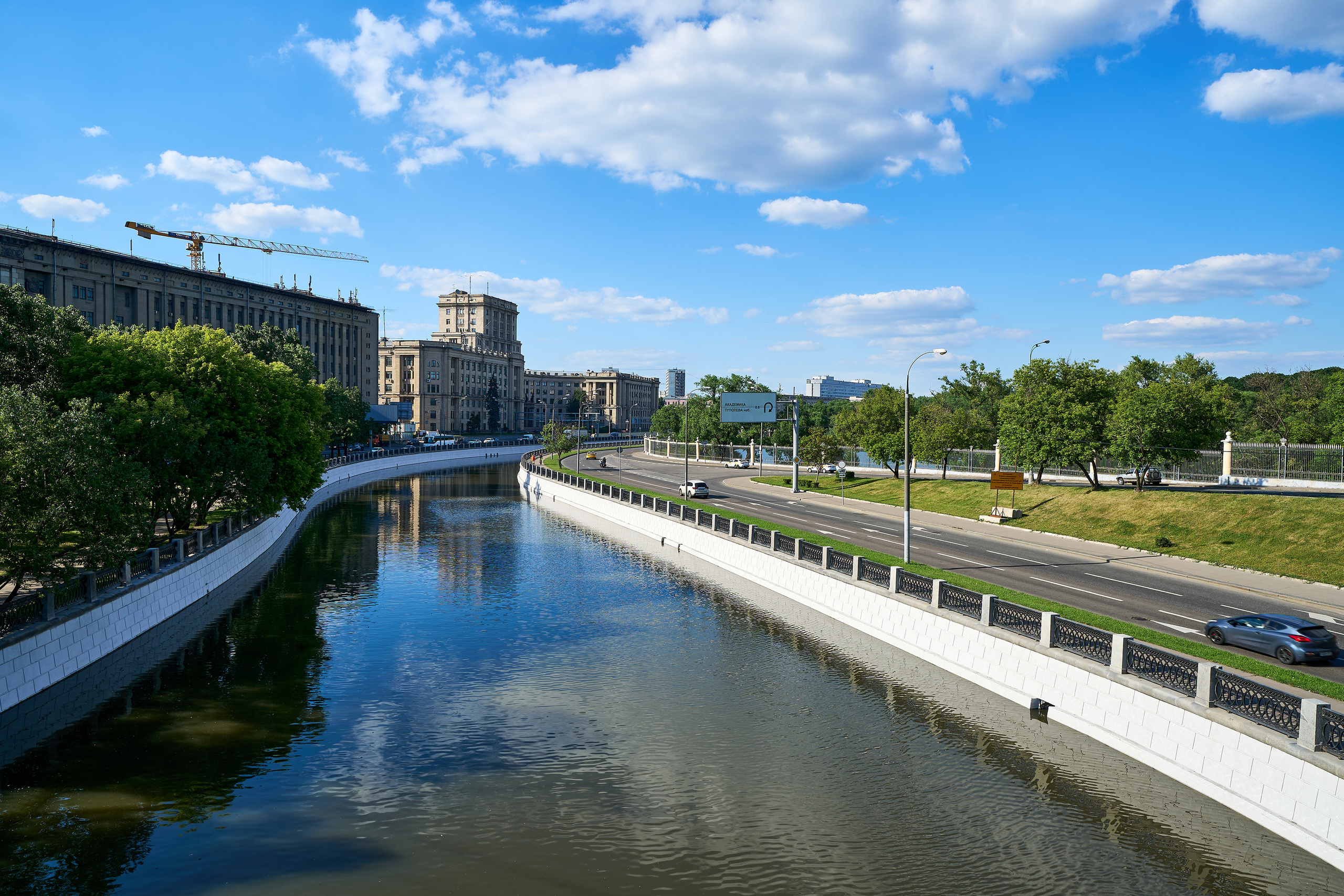 Вид на Яузу с Лефортовского моста