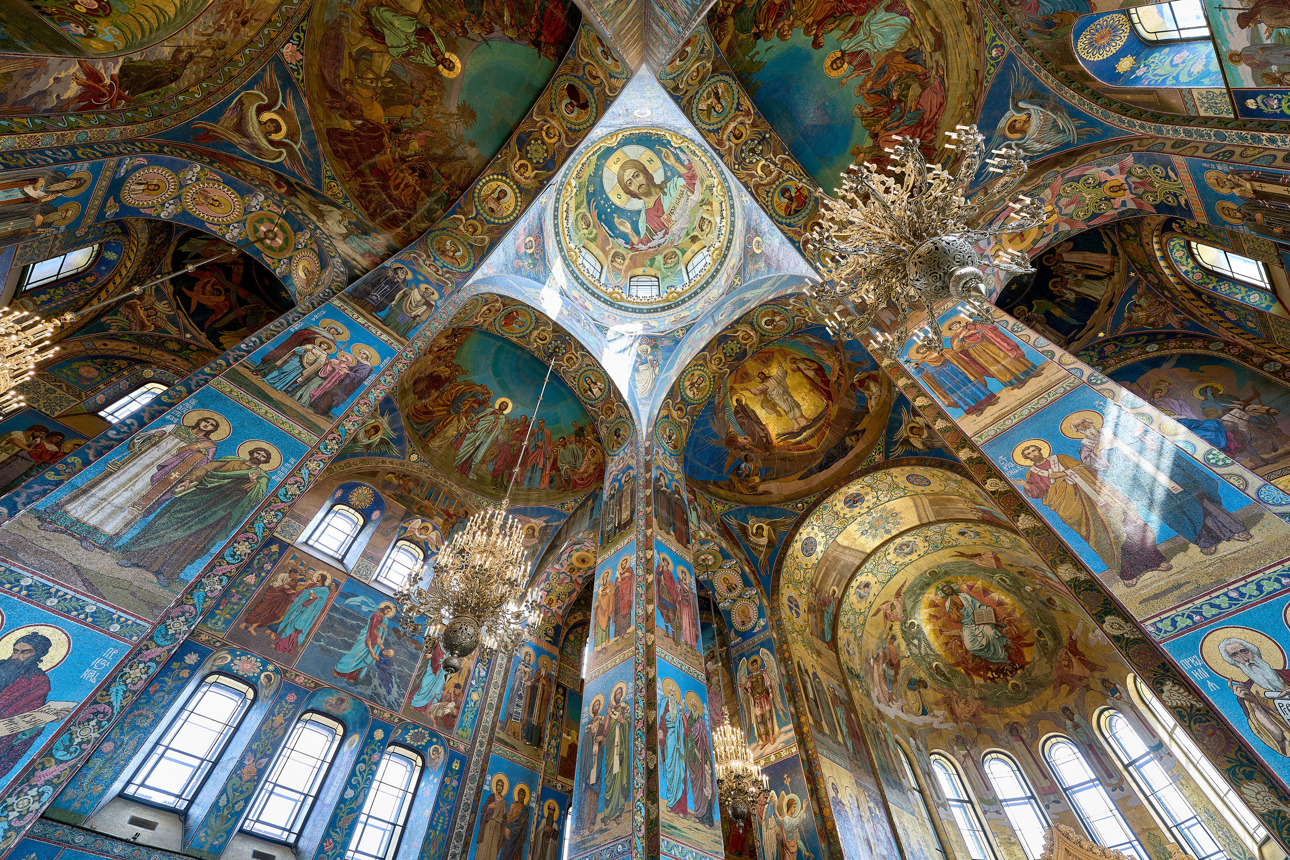 Интерьеры храма Спас на Крови