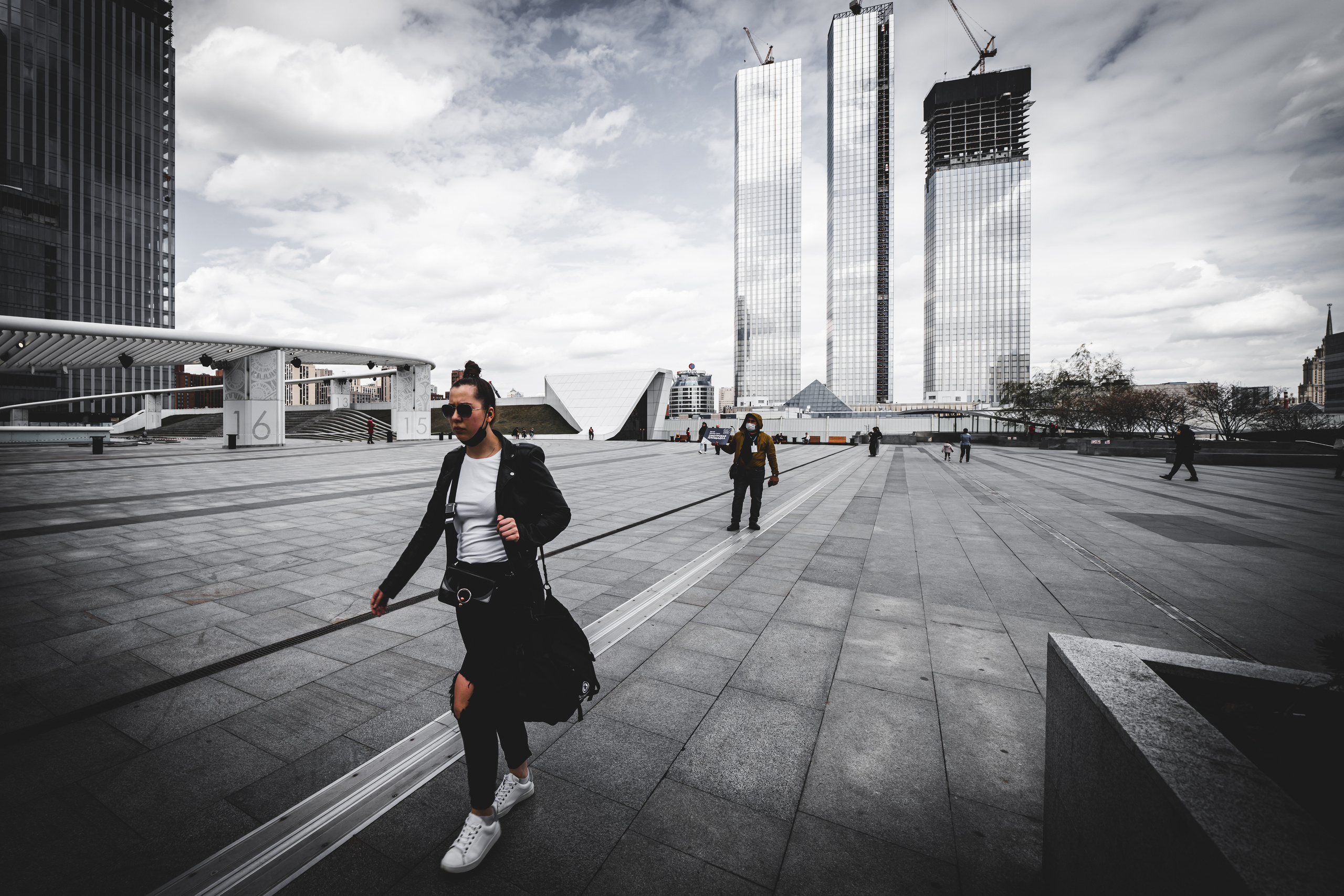 Люди в Москва-Сити