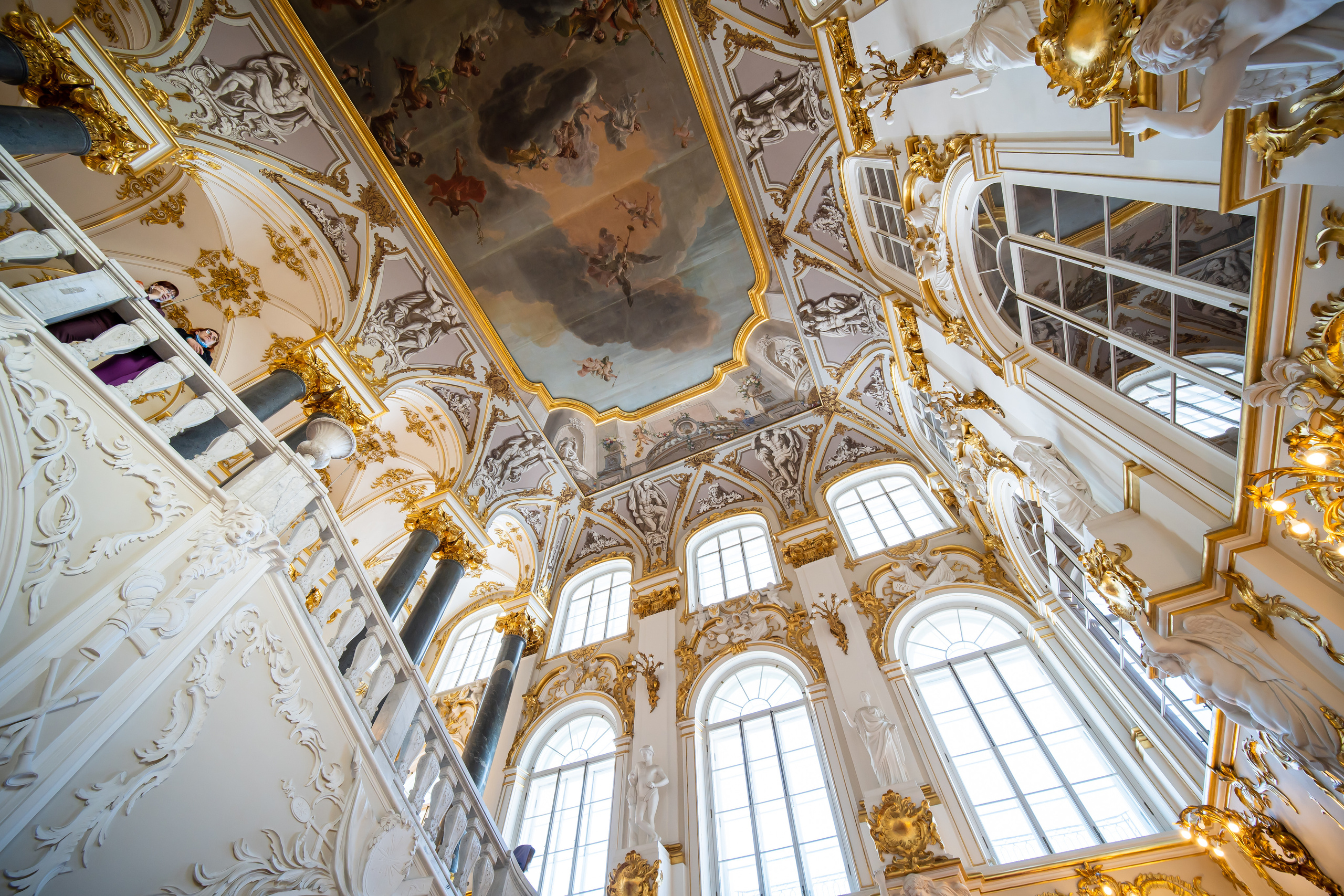 Потолочный плафон Иорданской лестницы Эрмитажа