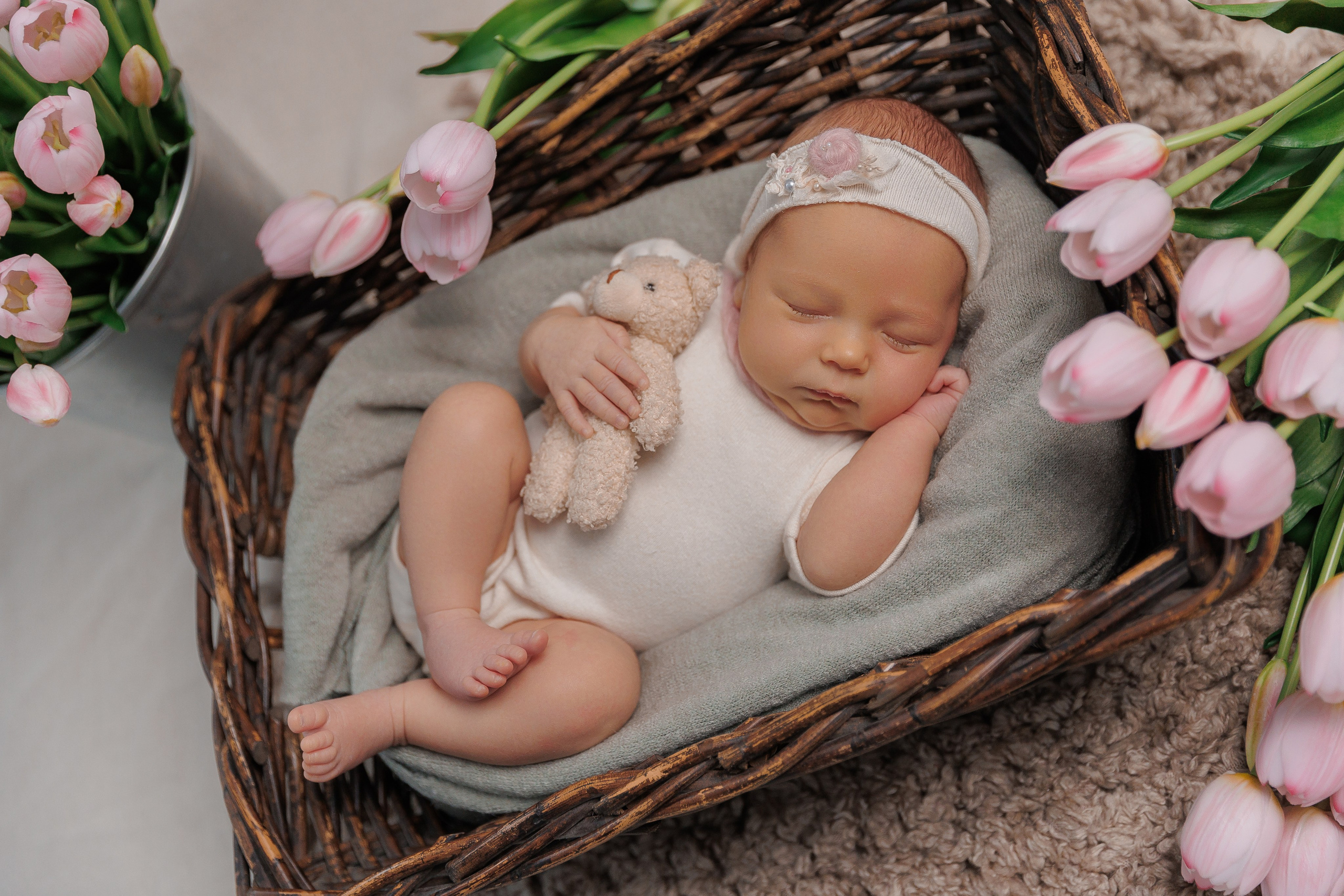 NEWBORN. Фотограф Лодейное Поле Екатерина Герасимова в Санкт-Петербурге и Лен. области