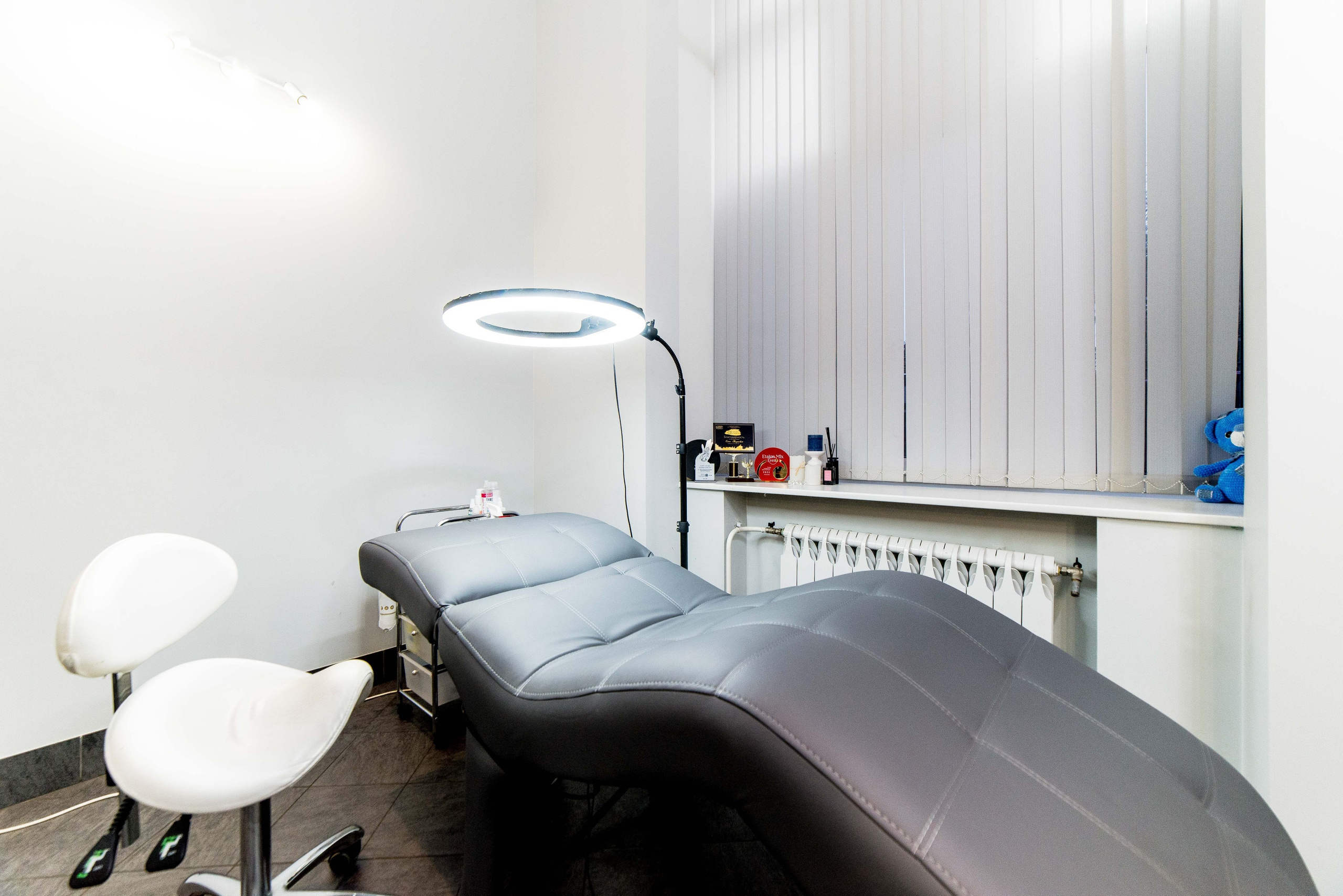 Студия перманентного макияжа, косметологии и массажа SYMMETRY в Москве, м. Киевская