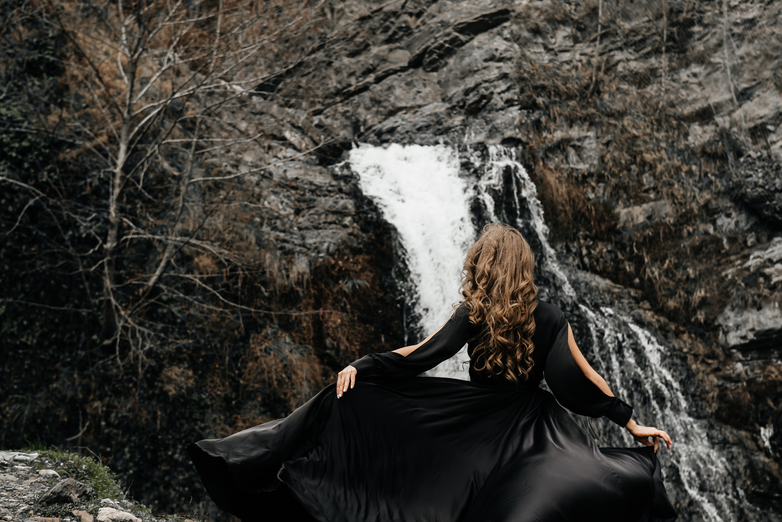 Фотосессия в черном платье. Фотограф Сочи Евгений Соколов