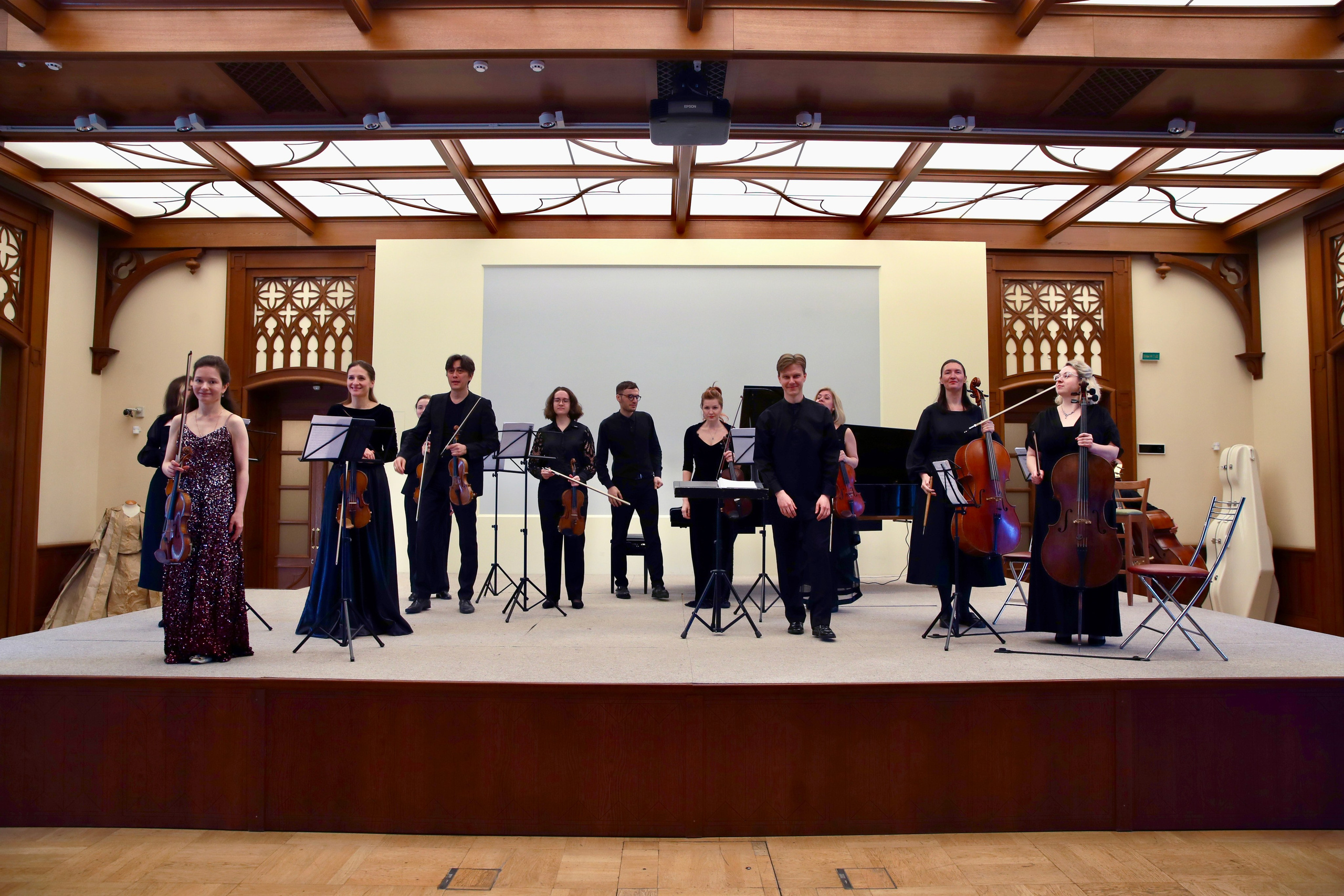 Инструментальный ансамбль «I Fiori». Скрипачка Анна Савкина