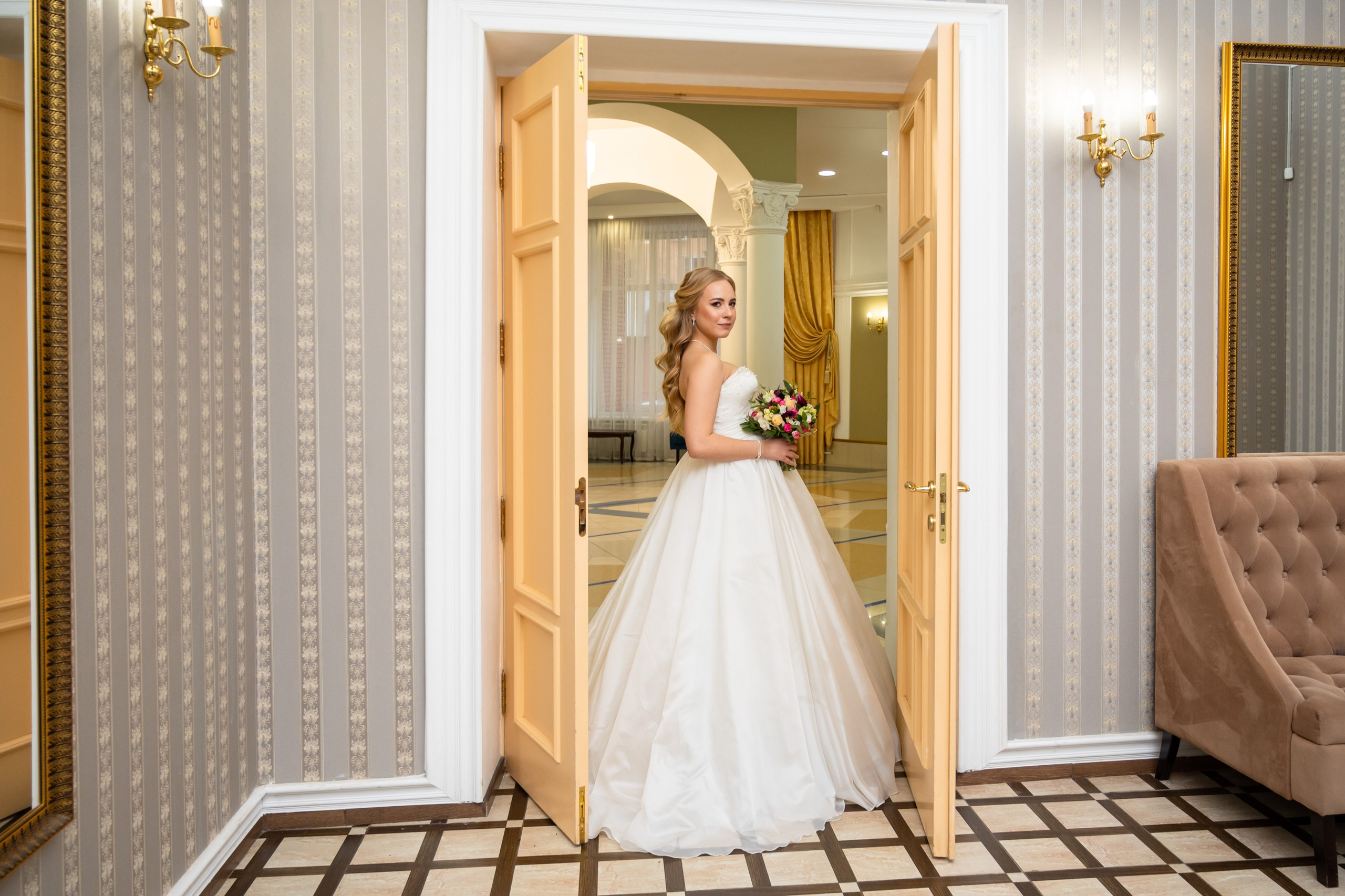 Шпаргалка для невесты: что снимают в загсе и как к этому. Свадебный фотограф видеограф в ЗАГС и на свадьбу целый день Москва и МО