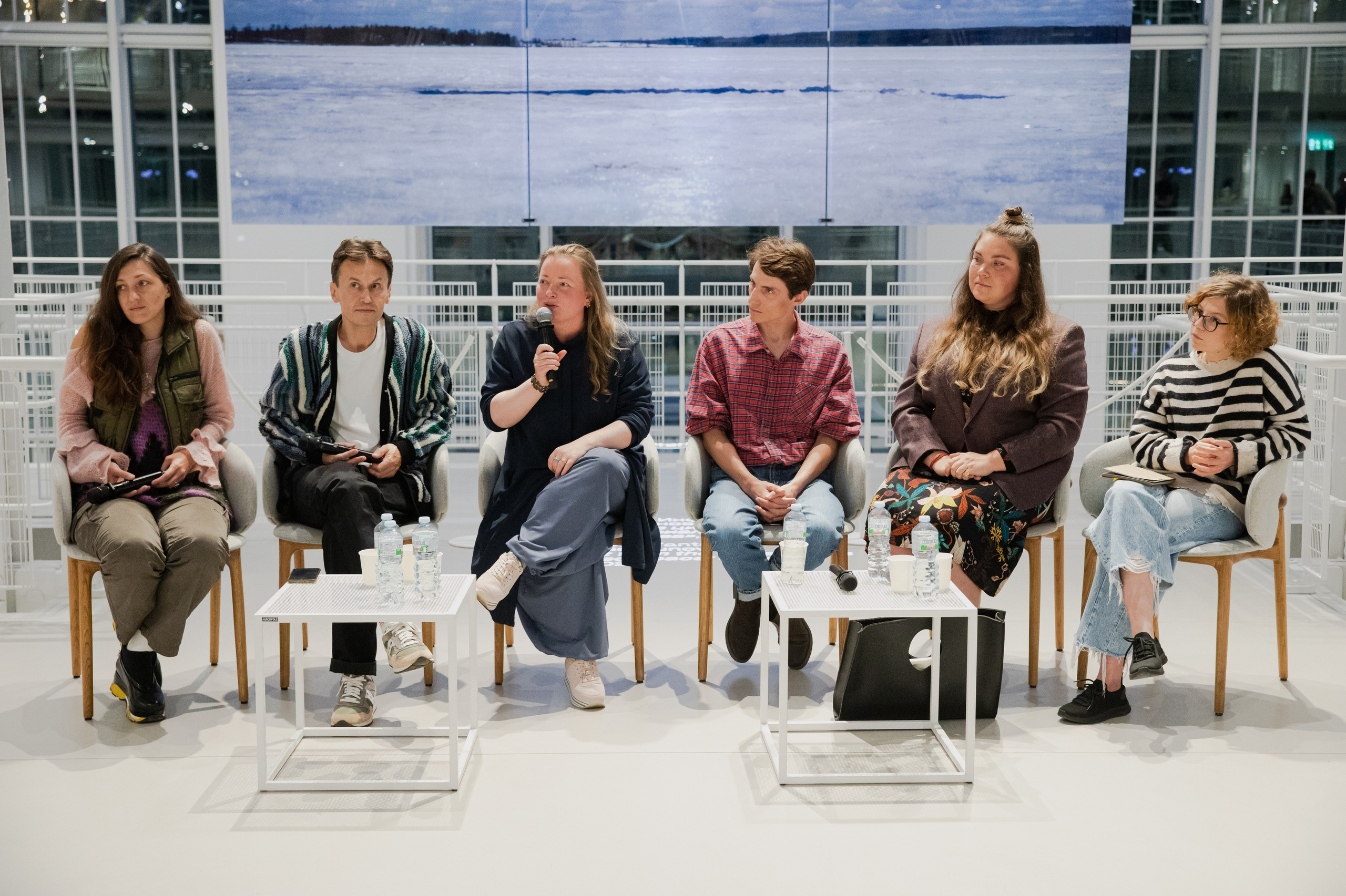 Moderating a discussion within the framework of the art-residence forum at the GES-2 House of Culture. Elena Anosova is an award-winning visual artist