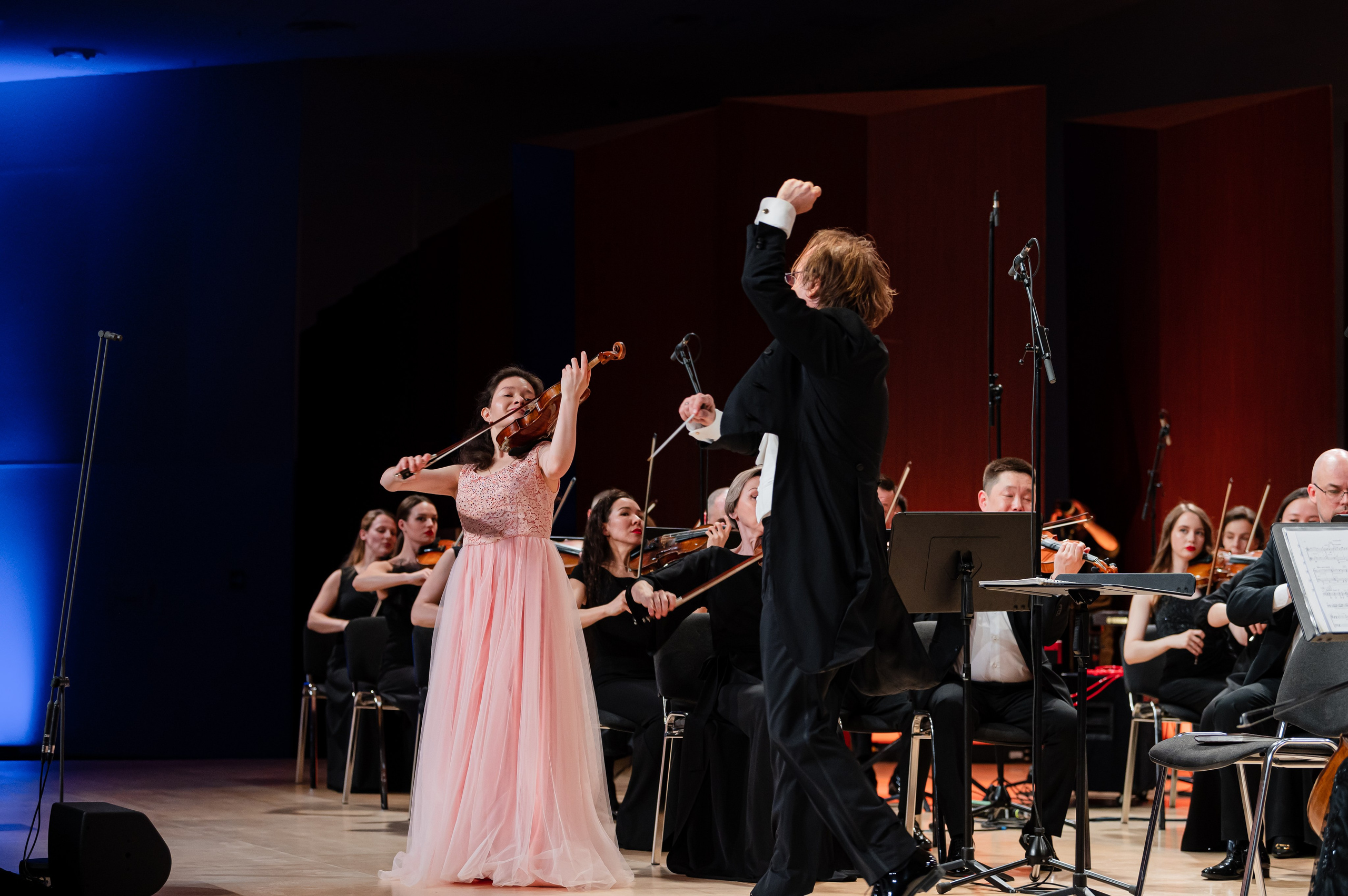 События и анонсы. Скрипачка Анна Савкина