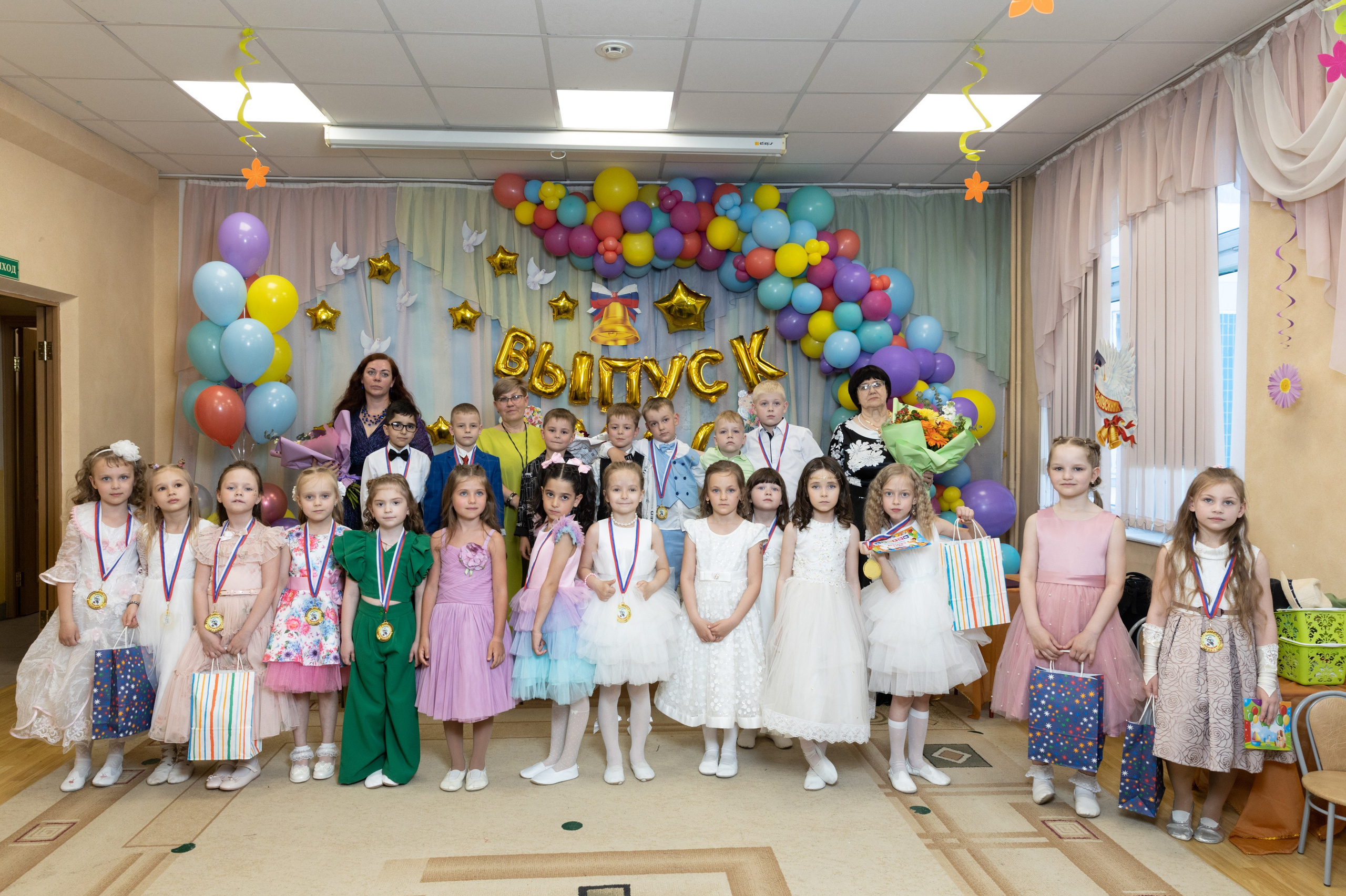 Как оператор может сделать выпускной по-настоящему ценным? Давайте разберёмся. Свадебный фотограф видеограф в Москве Павел Коротков