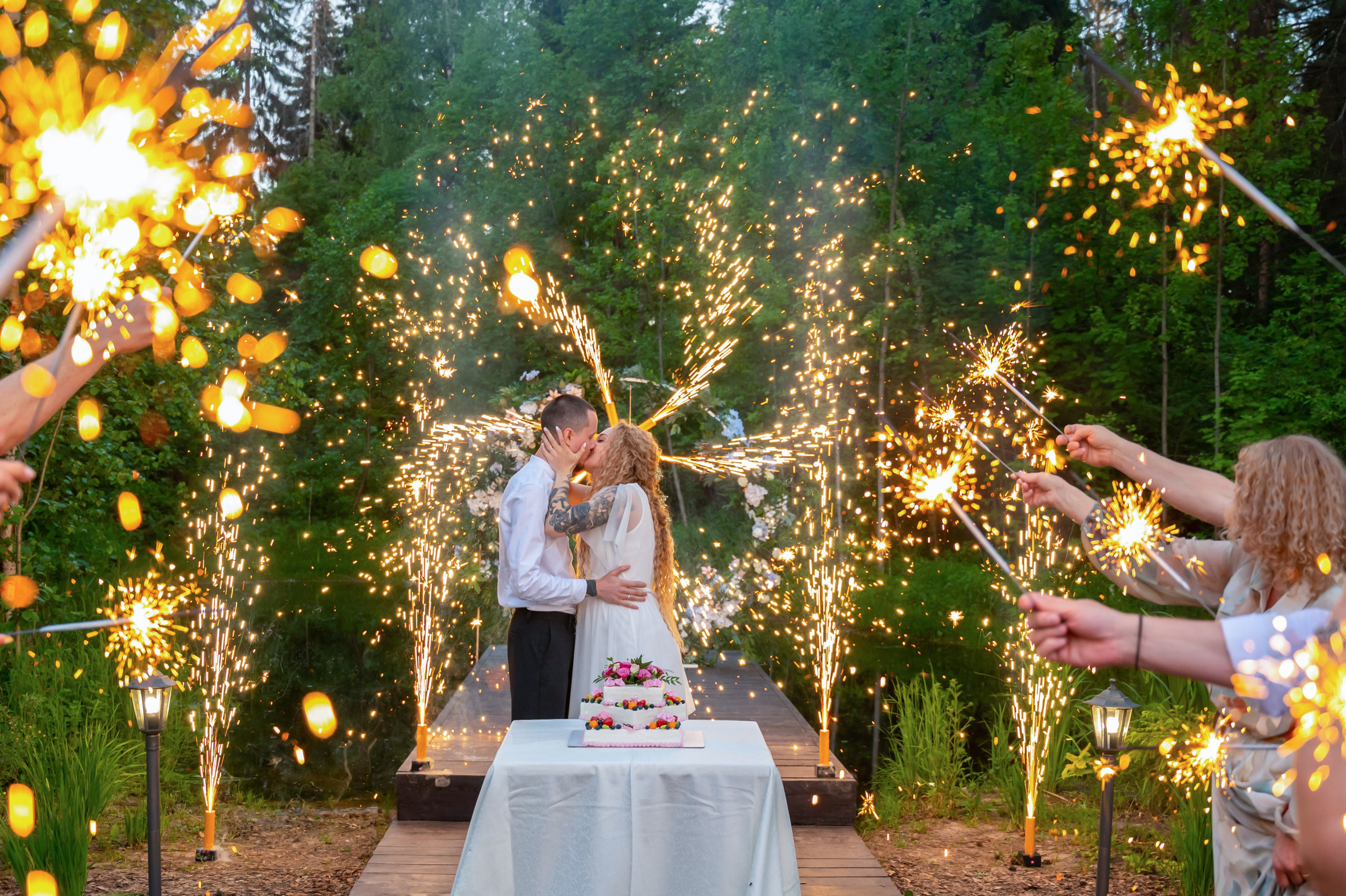 Фаэр шоу на свадьбе, локация "Дом у озера" свадебный фотограф Павел Коротков