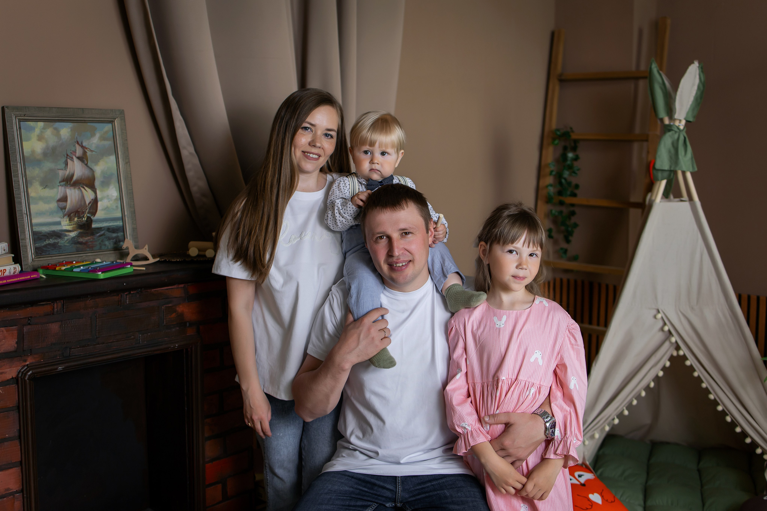 Штатный фотограф. Интерьерная фотостудия Background в Омске