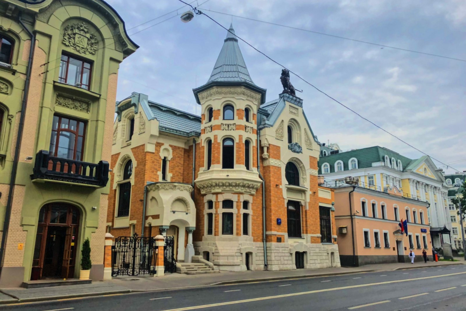 Красивые улицы для фотосессии. Фото Радости. Свадебный и семейный фотограф в Москве Юлия Самойлова