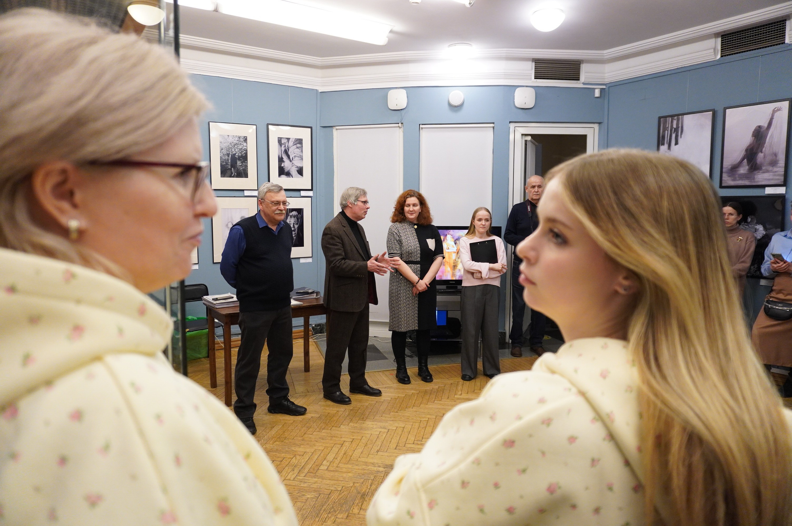 Выставка Женские Метаморфозы в Библиотека-читальня им. И. С. Тургенева. Дударева Наталия фотограф Москва