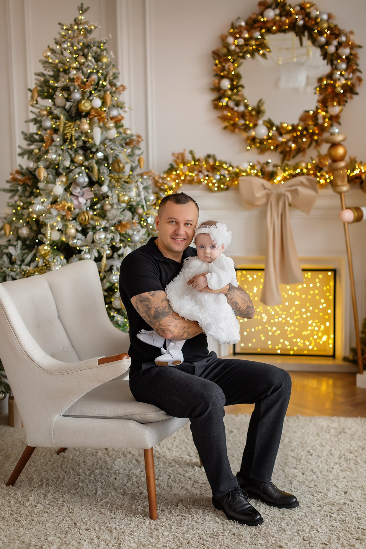 Новогодняя семейная фотосессия в зале Милан. Детский и семейный фотограф в Екатеринбурге