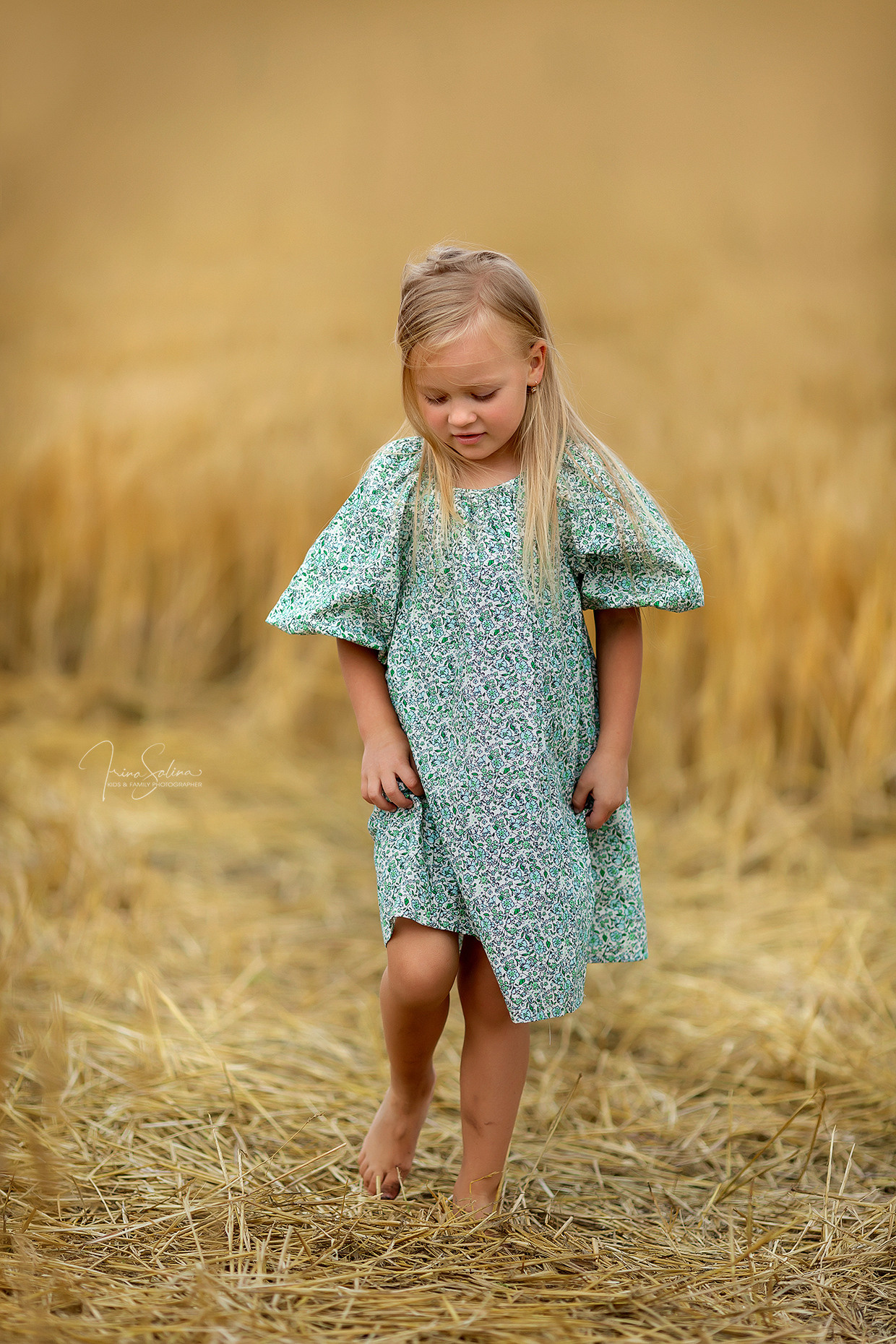 Фотосессия в пшенице. Детский и семейный фотограф в Екатеринбурге