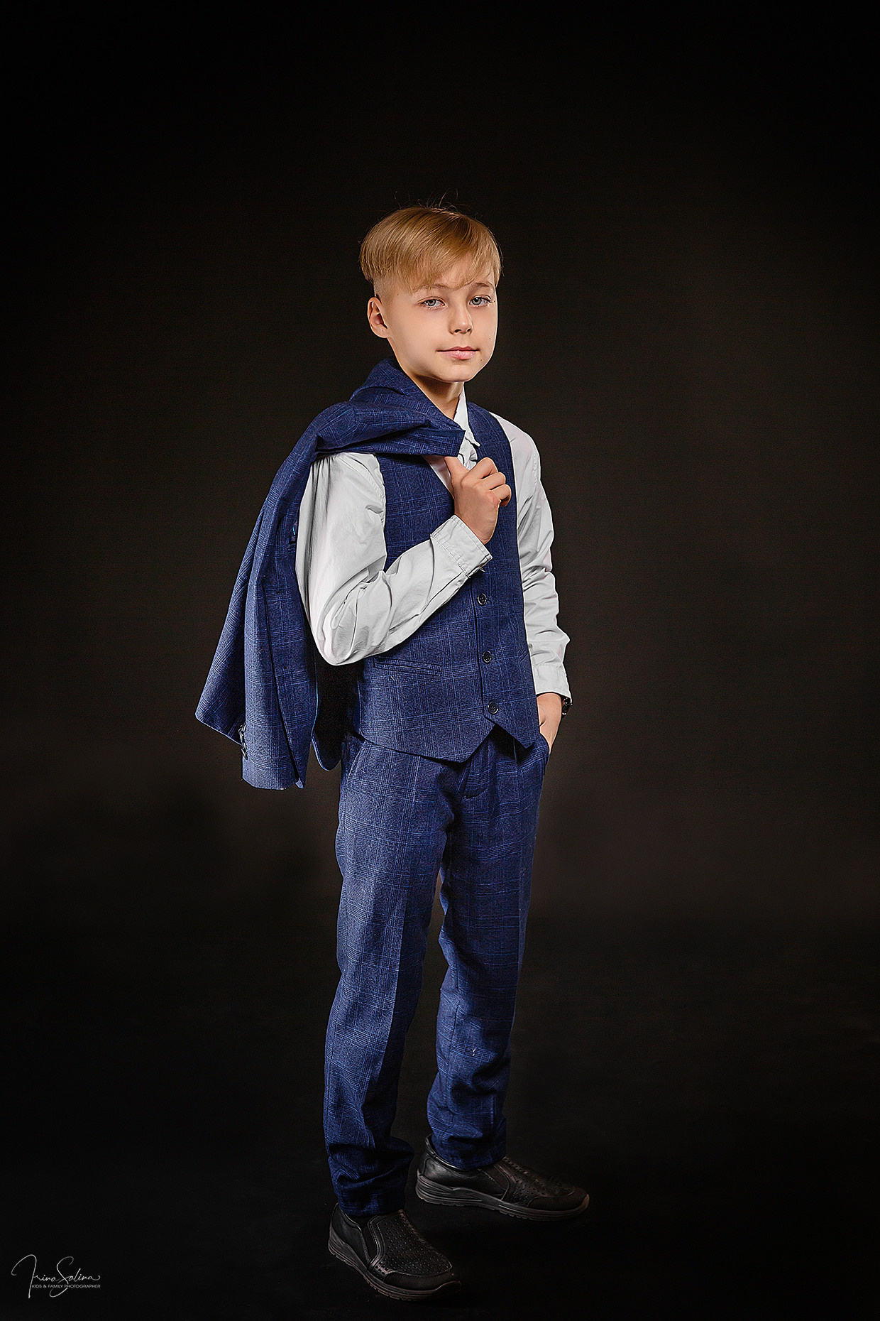 Классические портреты в фотостудии. Детский и семейный фотограф в Екатеринбурге