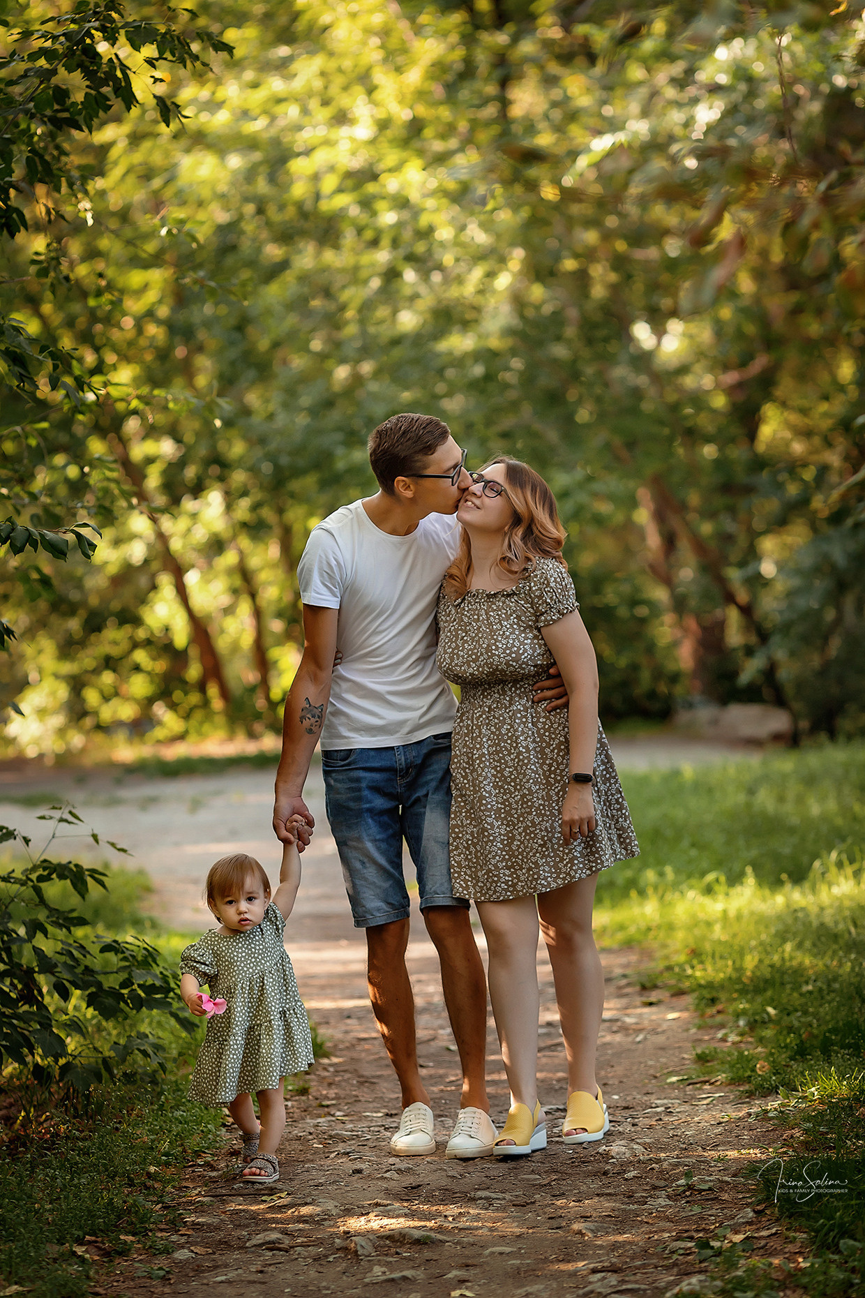 Семейная фотосессия в Харитоновском парке. Детский и семейный фотограф в Екатеринбурге
