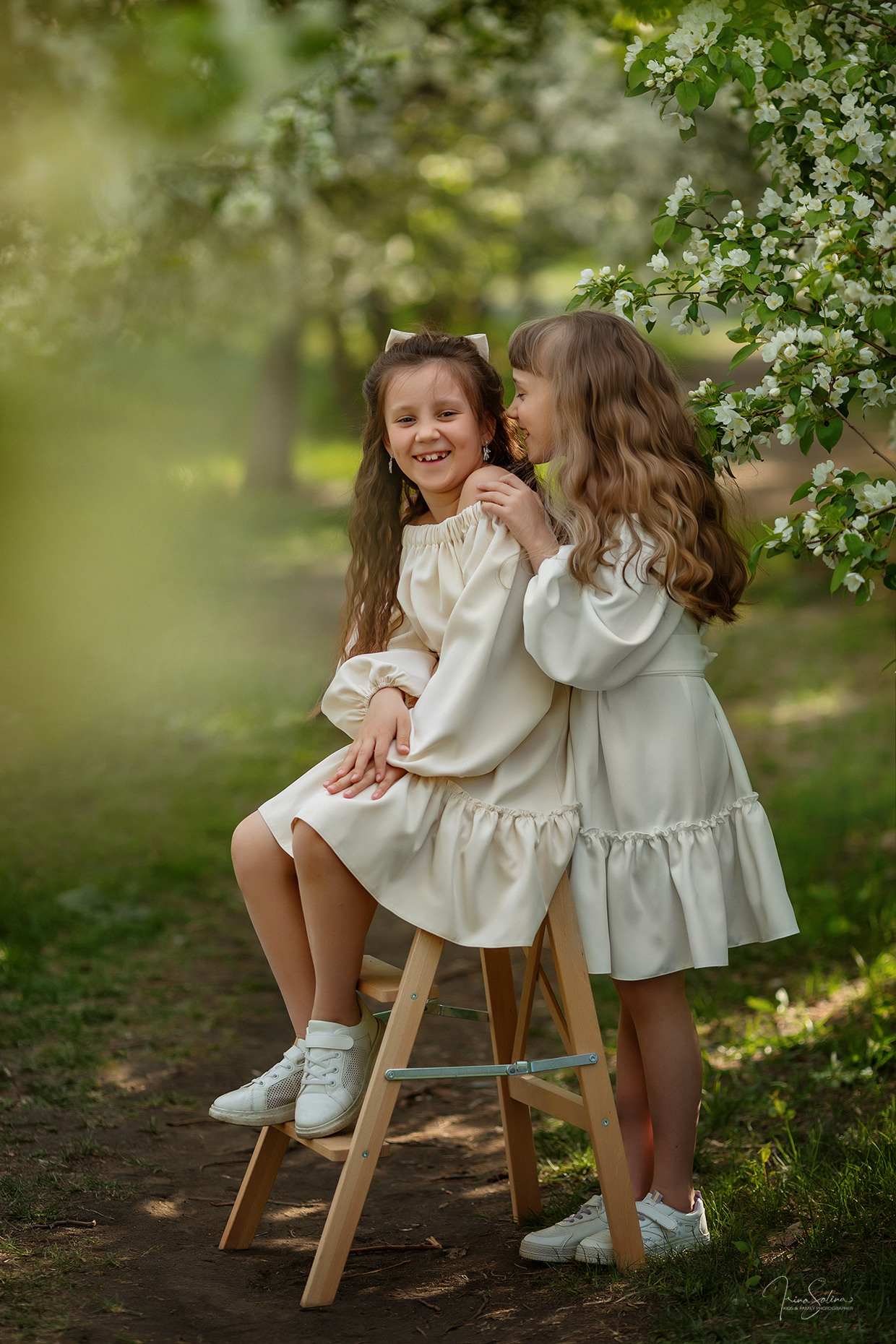 Фотосессия в яблонях. Детский и семейный фотограф в Екатеринбурге