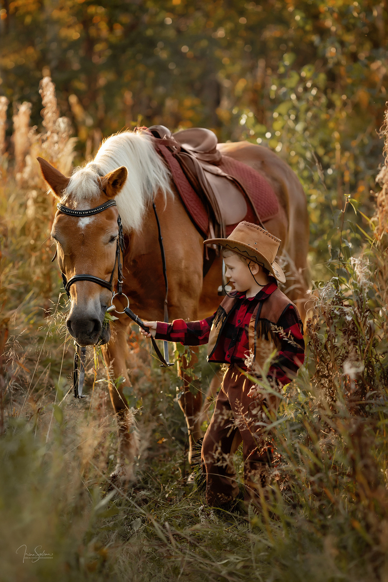 Семейная фотосессия и лошадки. Детский и семейный фотограф в Екатеринбурге