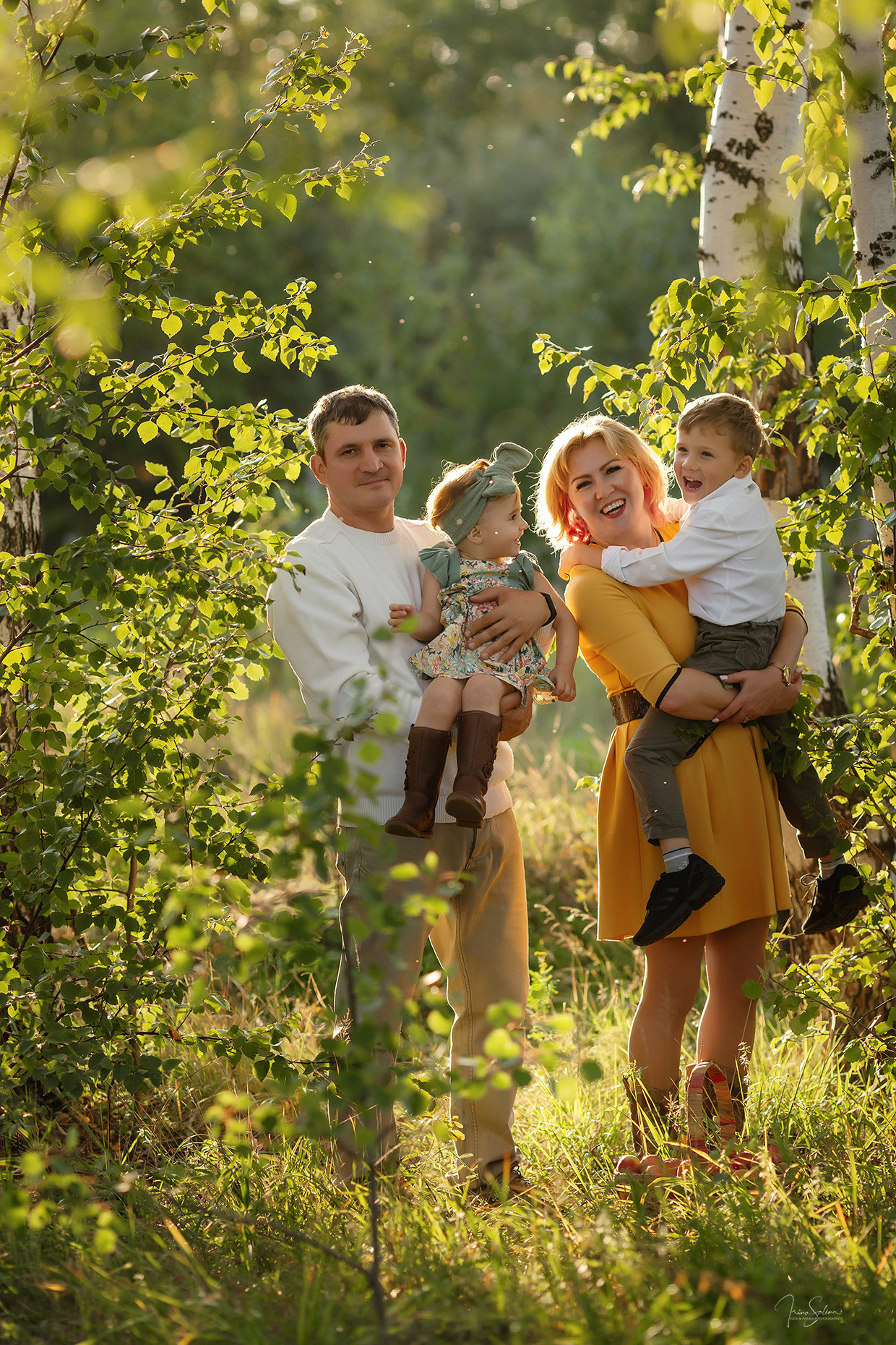 Семейная фотосессия и лошадки. Детский и семейный фотограф в Екатеринбурге