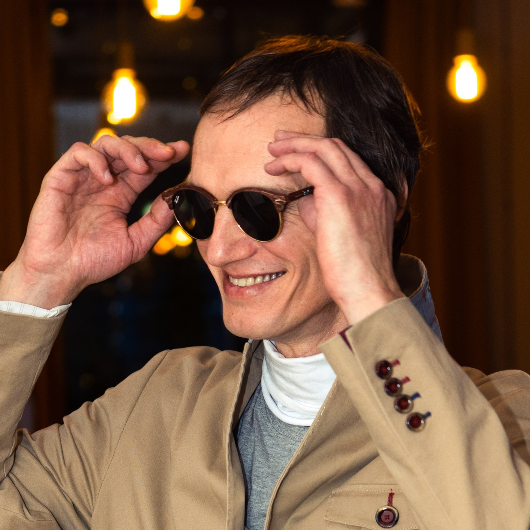 Контакты. Световое оформление свадебных мероприятий и банкетов в Москве и Подмосковье