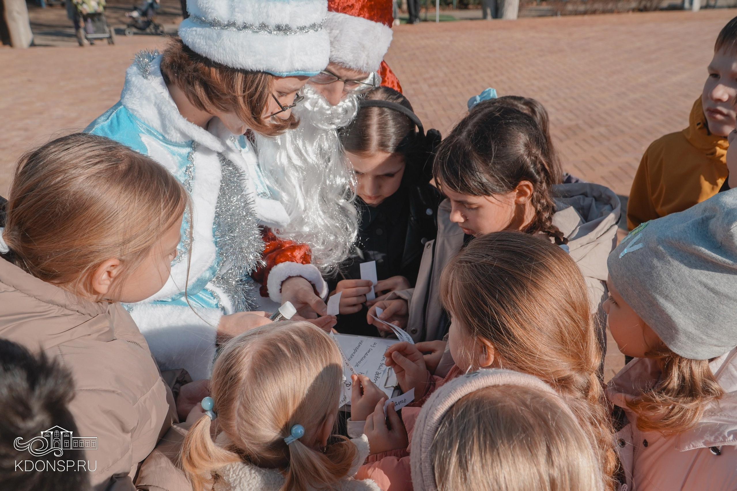 По следам Деда Мороза и Снегурочки. Новотитаровский Дом культуры
