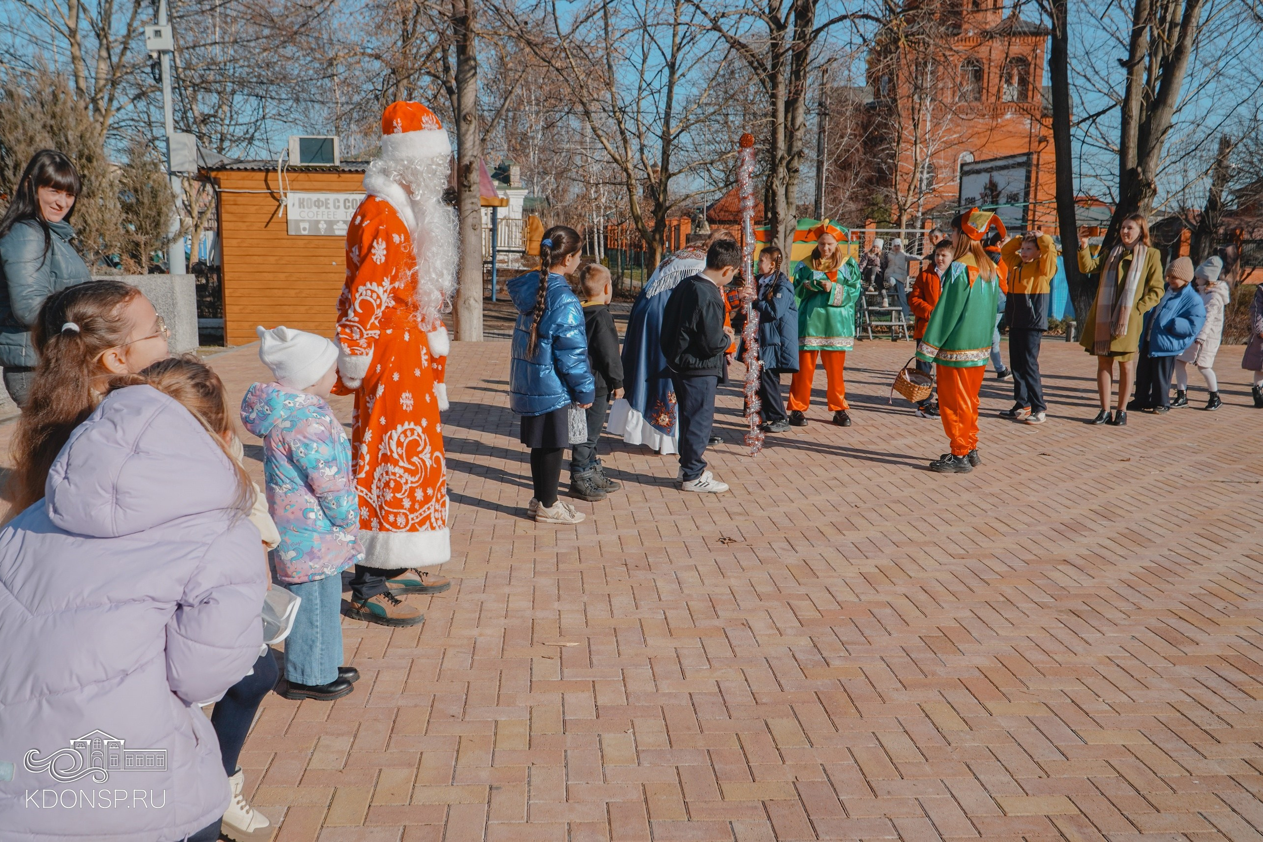 По следам Деда Мороза и Снегурочки. Новотитаровский Дом культуры