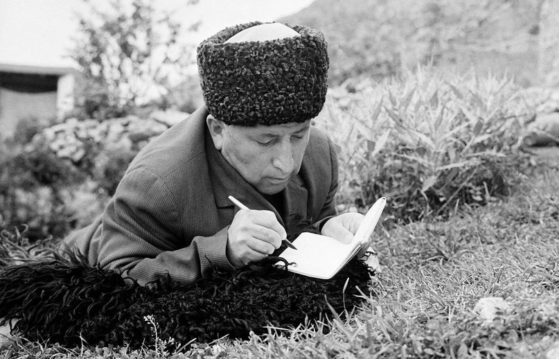 Дагестан: легенды о воине и о поэте