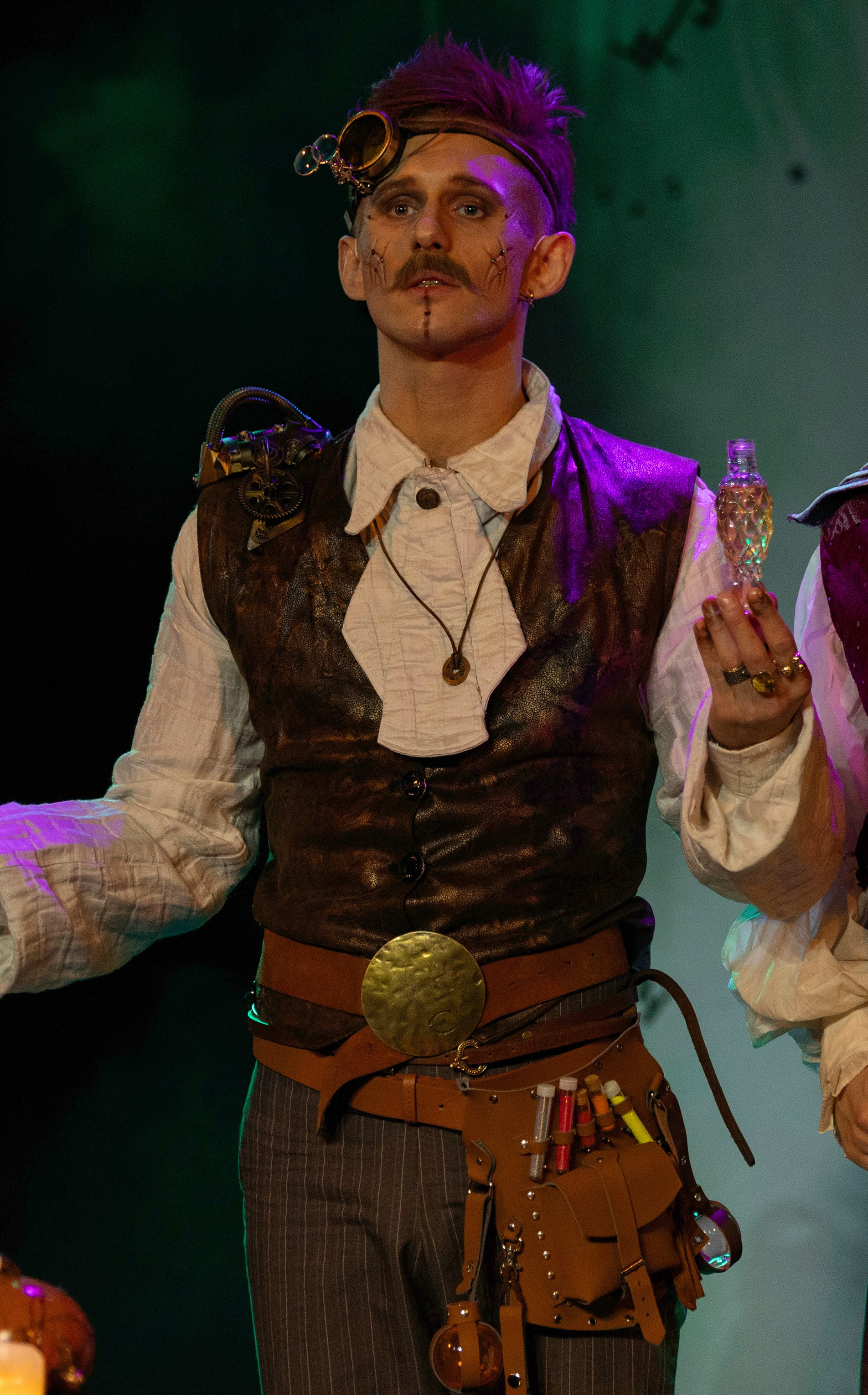 Мерч «Книга стихий». Фотограф Виктор Степанов