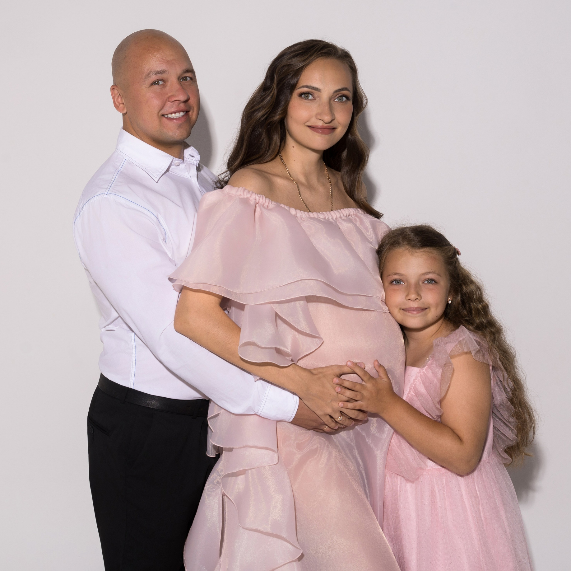 Фотосессия беременности минимализм,  семейные кадры Красноярск