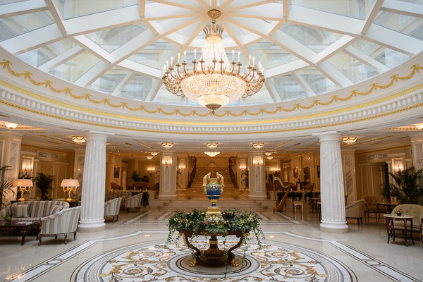 Локации для свадебной фотосессии в Санкт-Петербурге в плохую погоду. Свадебный и портретный фотограф в Санкт-Петербурге Анна Демьянова