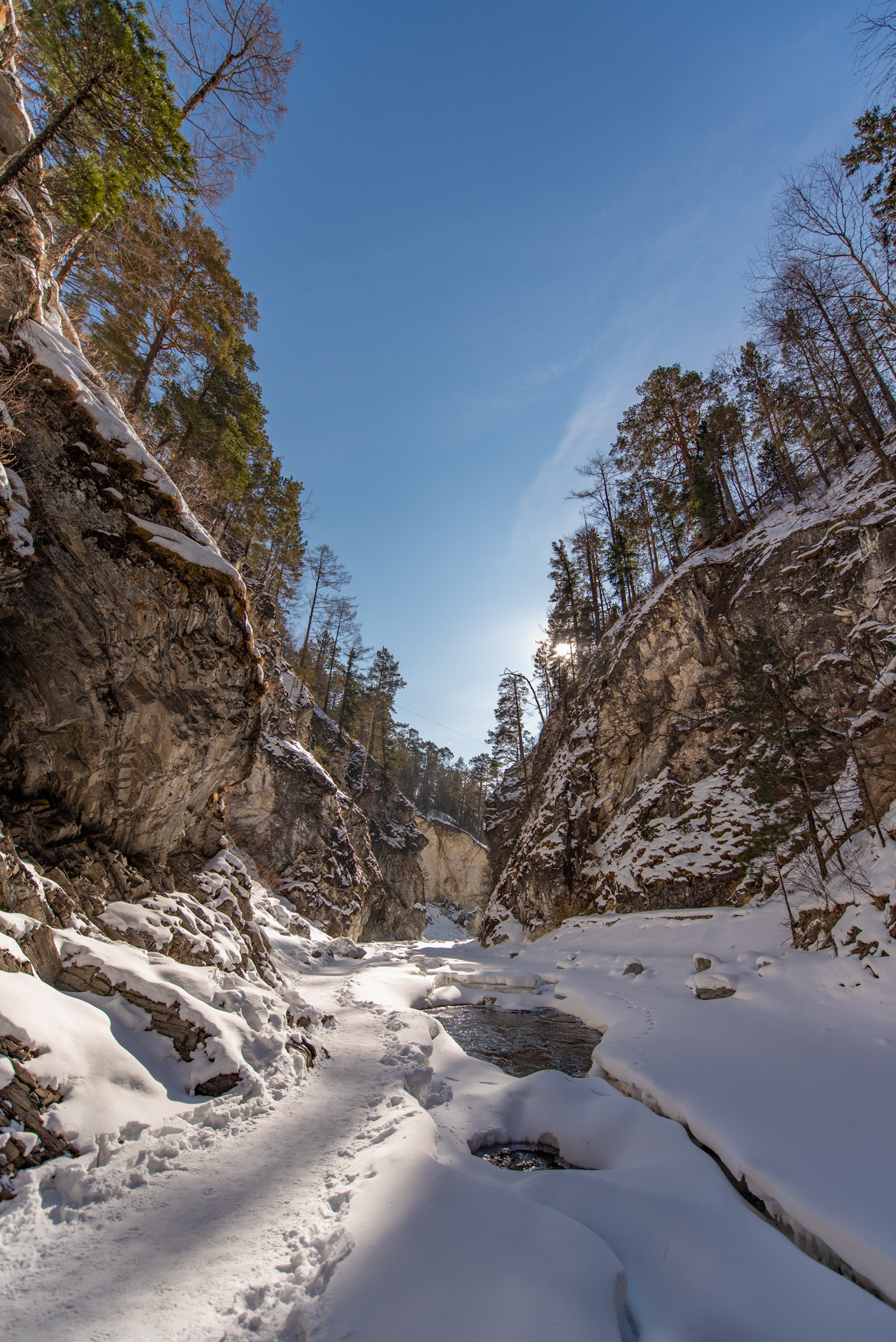 Горный курорт Аршан горный поселок минеральные воды Байкала горячие источники Байкала горячие источники Аршана горное ущелье Аршана Кынгарга мараловая ферма в тункинской долине тункинская долина тунка потухший вулкан