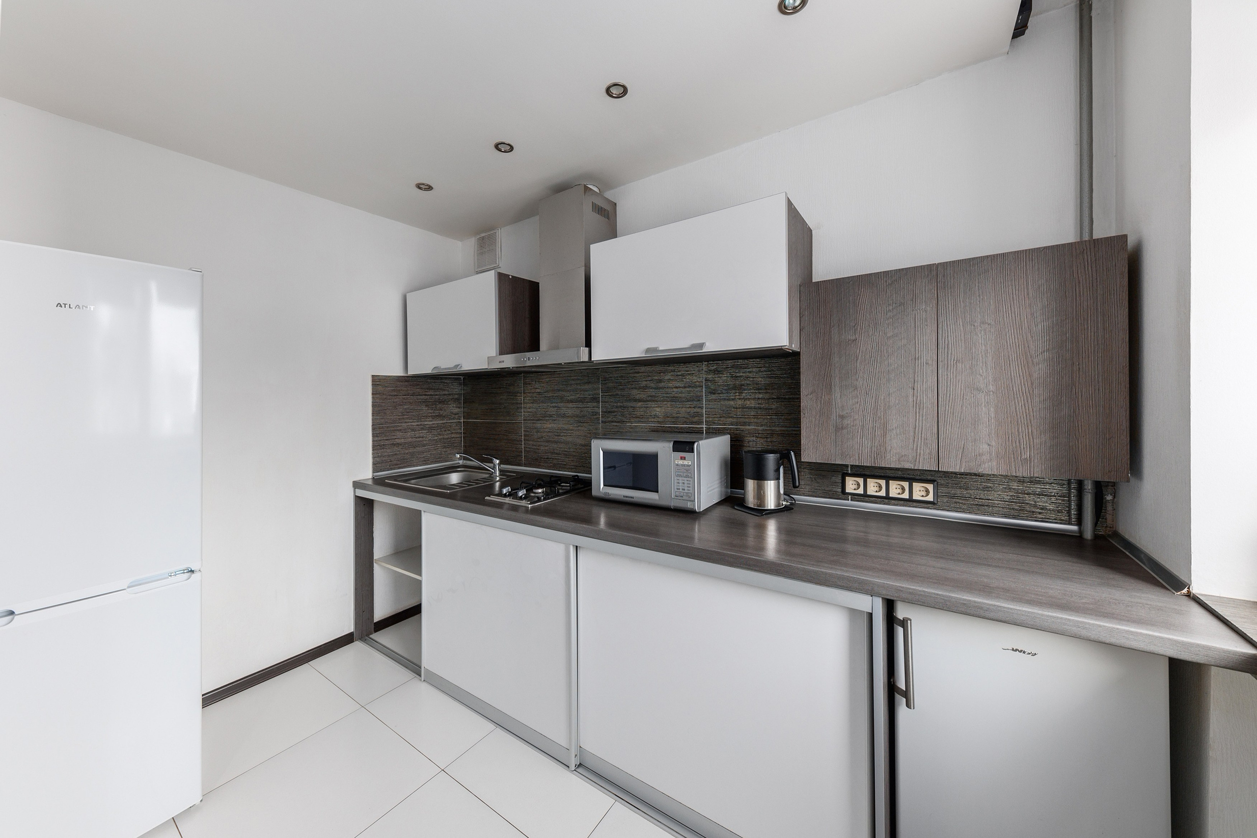 Съемка светлой кухни