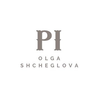 Профессиональная видеосъемка венчания и крещения в Москве: таинство в православном храме Красивая видеосъемка крещения ребенка в церкви Москвы: крупный план младенца и священника  Видеосъемка обряда венчания в храме: молодожены держат венцы над головами Услуги видеографа на крестины и венчание в Москве: эмоциональный кадр церемонии
