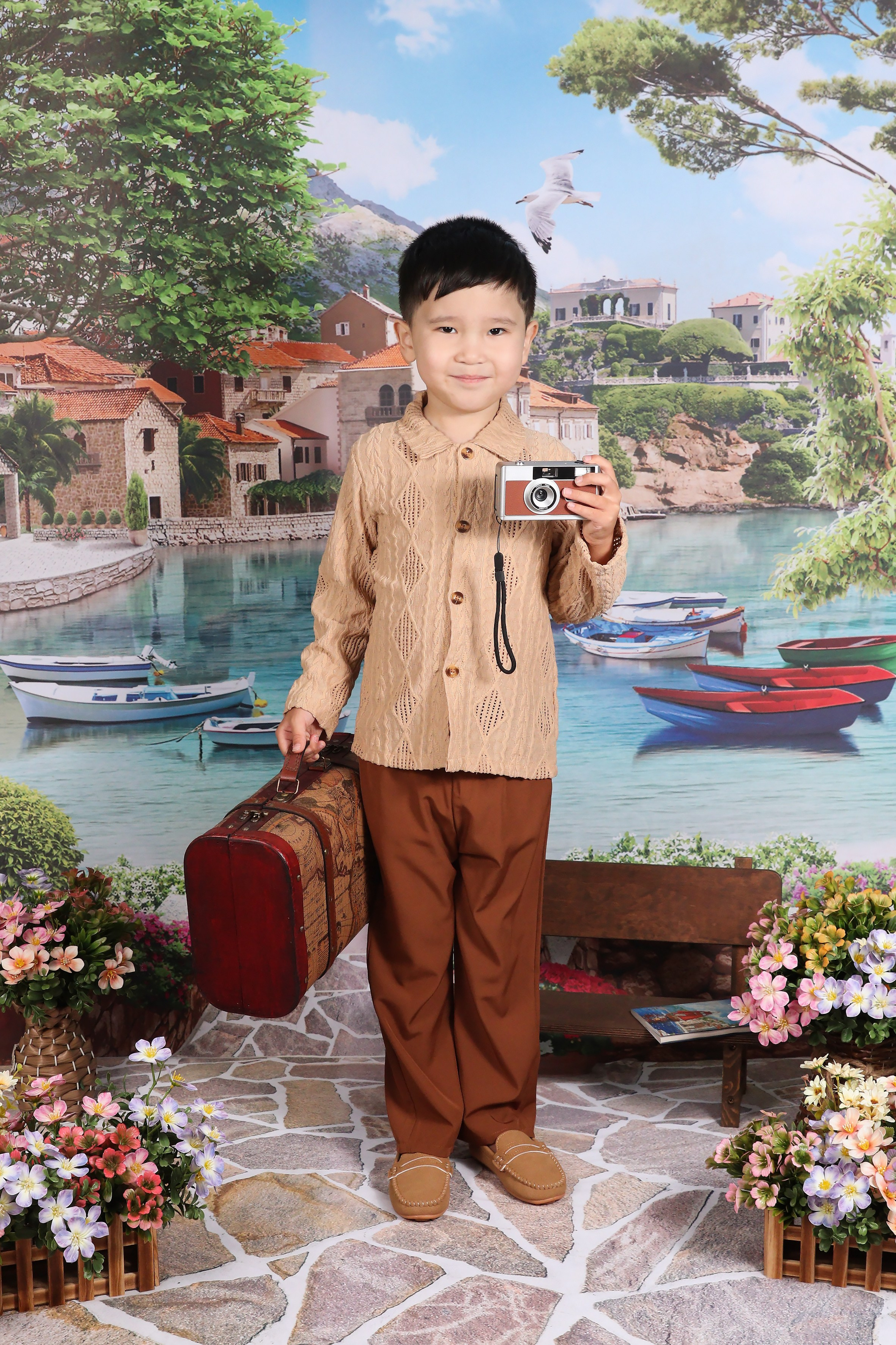 Путешественники. Детский фотограф в Алматы, виньетки, выпускной альбом Алматы