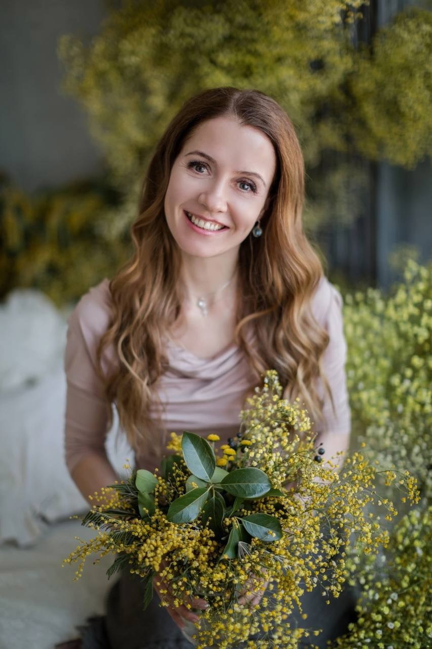 Контакты. Прически и макияж на свадьбу, фотосессию, корпоратив от стилиста Кандаловой Елены в Москве, Домодедово