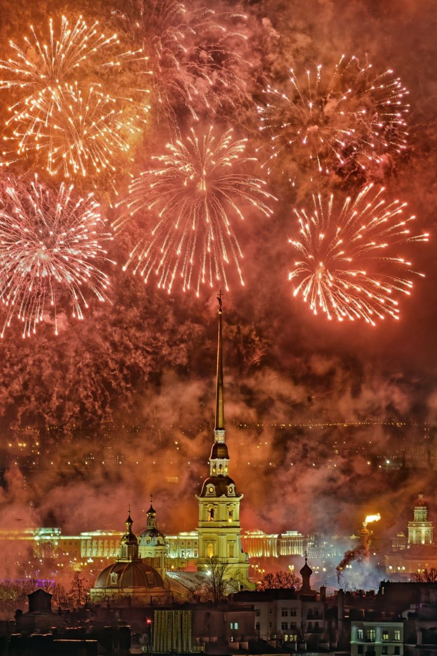 Салют 23.02.2025. Фотограф Александр Петросян