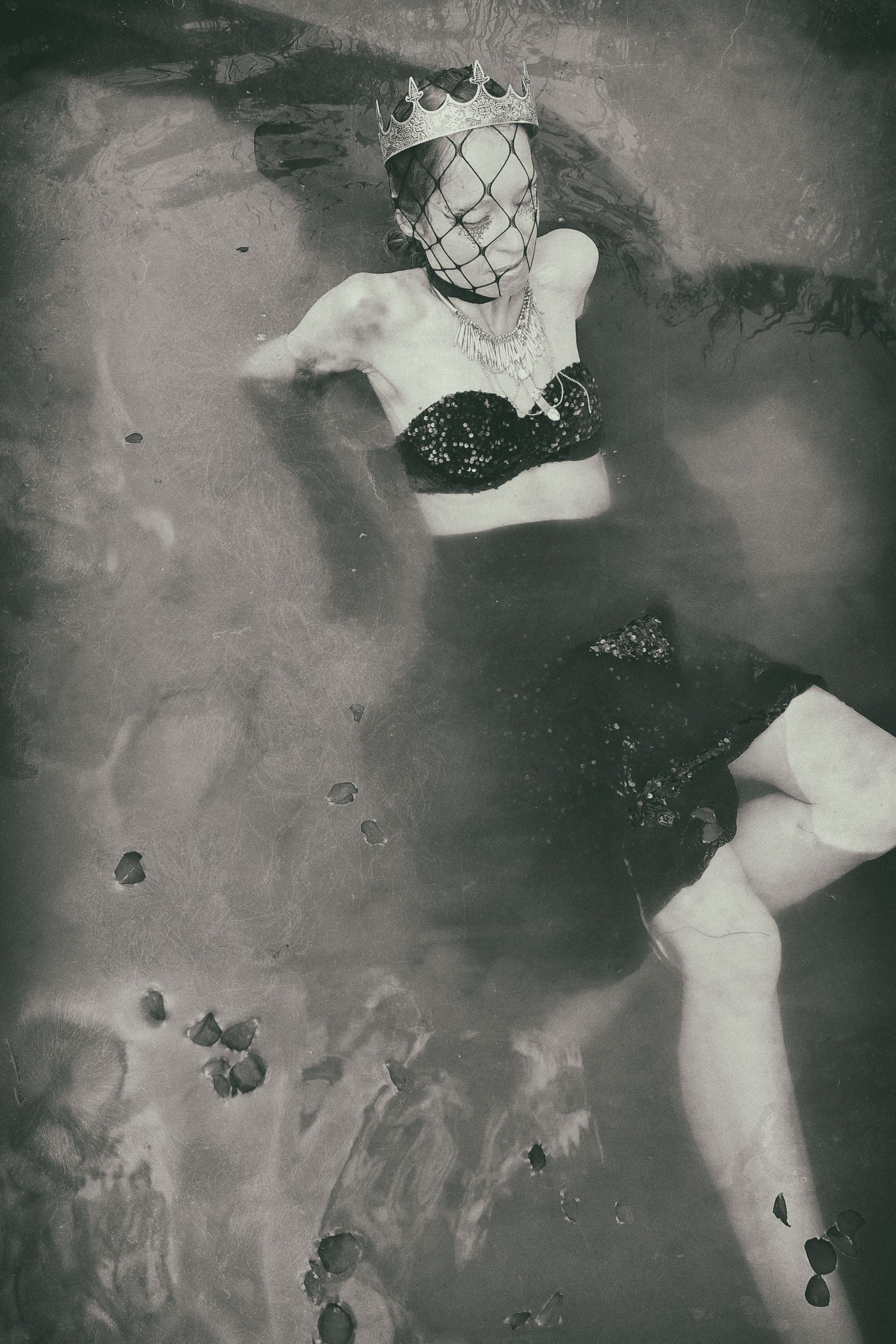 THE CAPTIVE SIREN. Yulia Yurchevskaya | Art Director & Visual Visionary