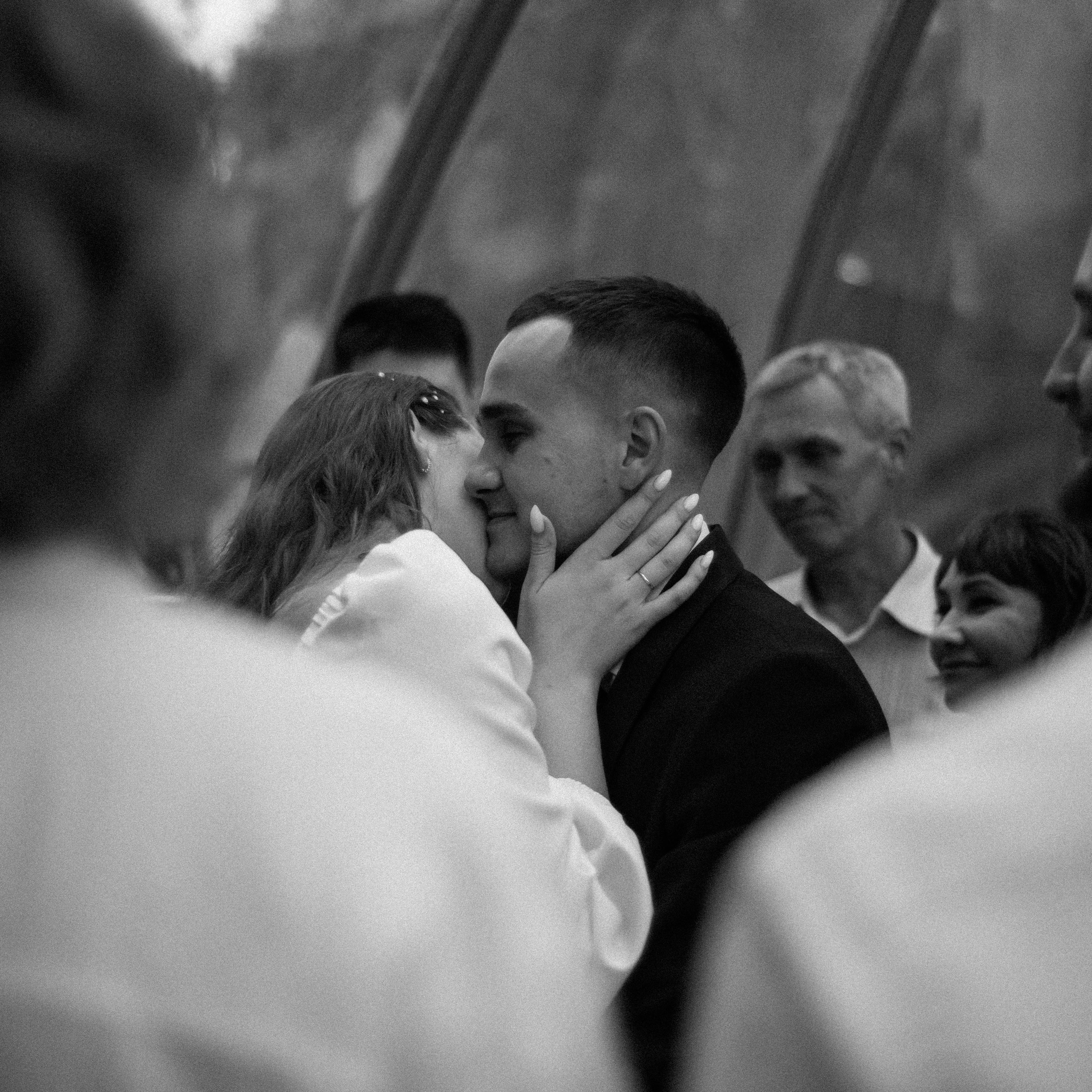 Контакты. Свадебный фотограф и видеограф в Новосибирске