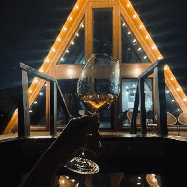 Треугольный дом в аренду на 6 человек - 50 км от МКАД. Коттедж А-фрейм с баней и уличным чаном в Подмосковье - в аренду для отдыха