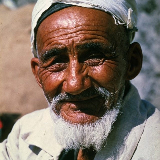 Люди, базары