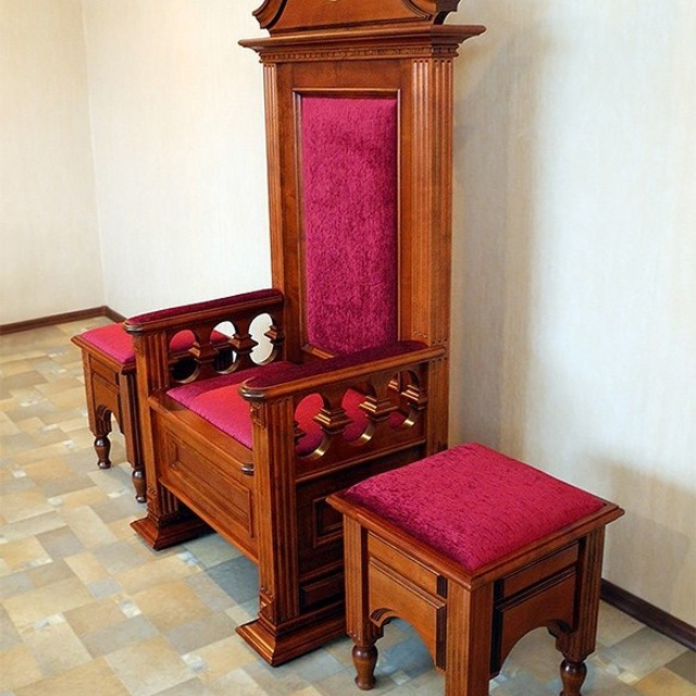 Трон. Стильная домашняя мебель