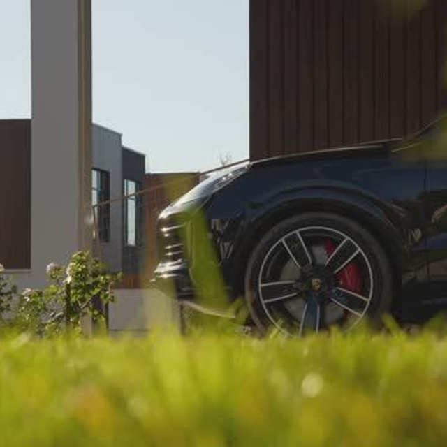 компания AMB