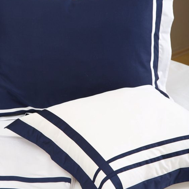 Креативная съемка для выделения элегантных и стильных решений для спальни.