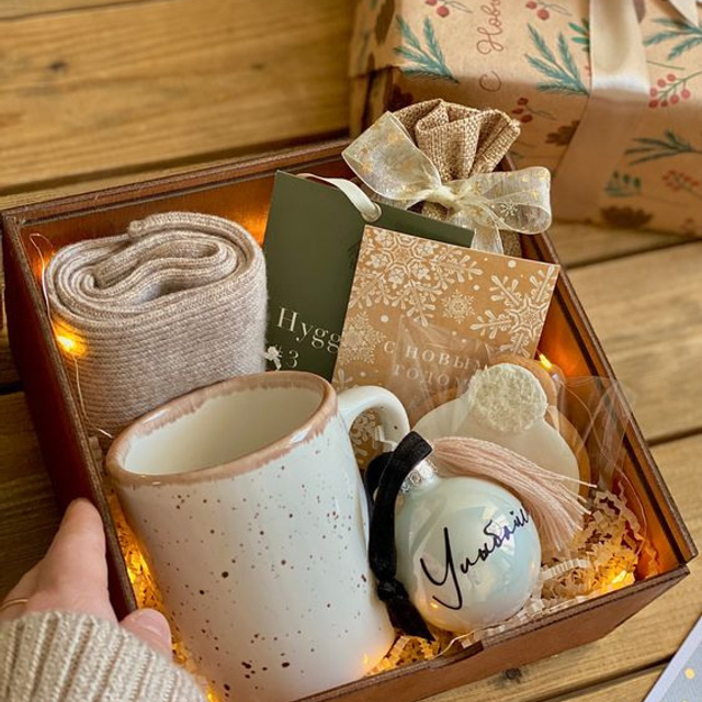 Предметное фото подарочных наборов - стильные и элегантные подарки на все случаи жизни.