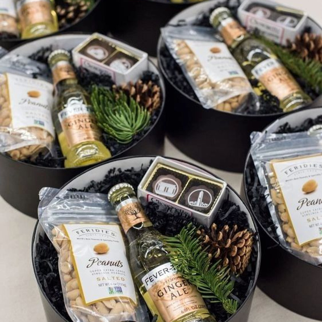 Предметное фото подарочных наборов - подарки, которые оставляют яркие впечатления.