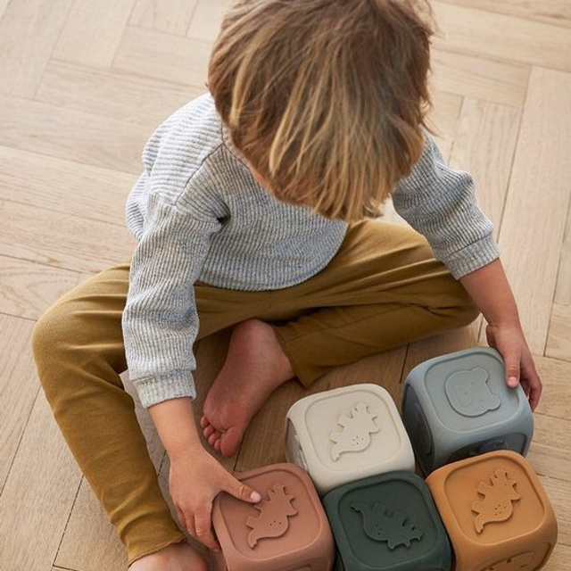 Предметное фото детских товаров - товары, созданные с любовью и заботой о вашем ребенке.