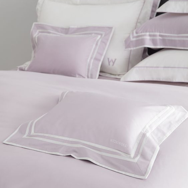 Профессиональная съемка для демонстрации новых коллекций постельного белья.