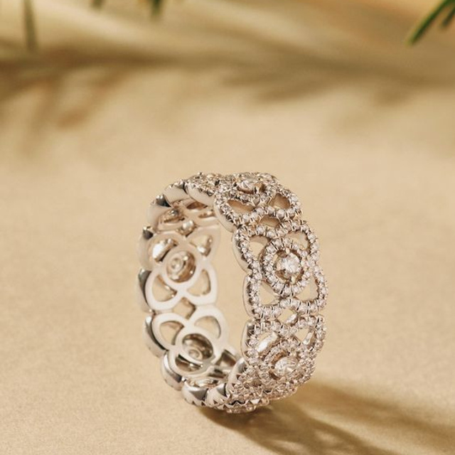 Предметное фото бижутерии - стильные и элегантные аксессуары для вашего образа.